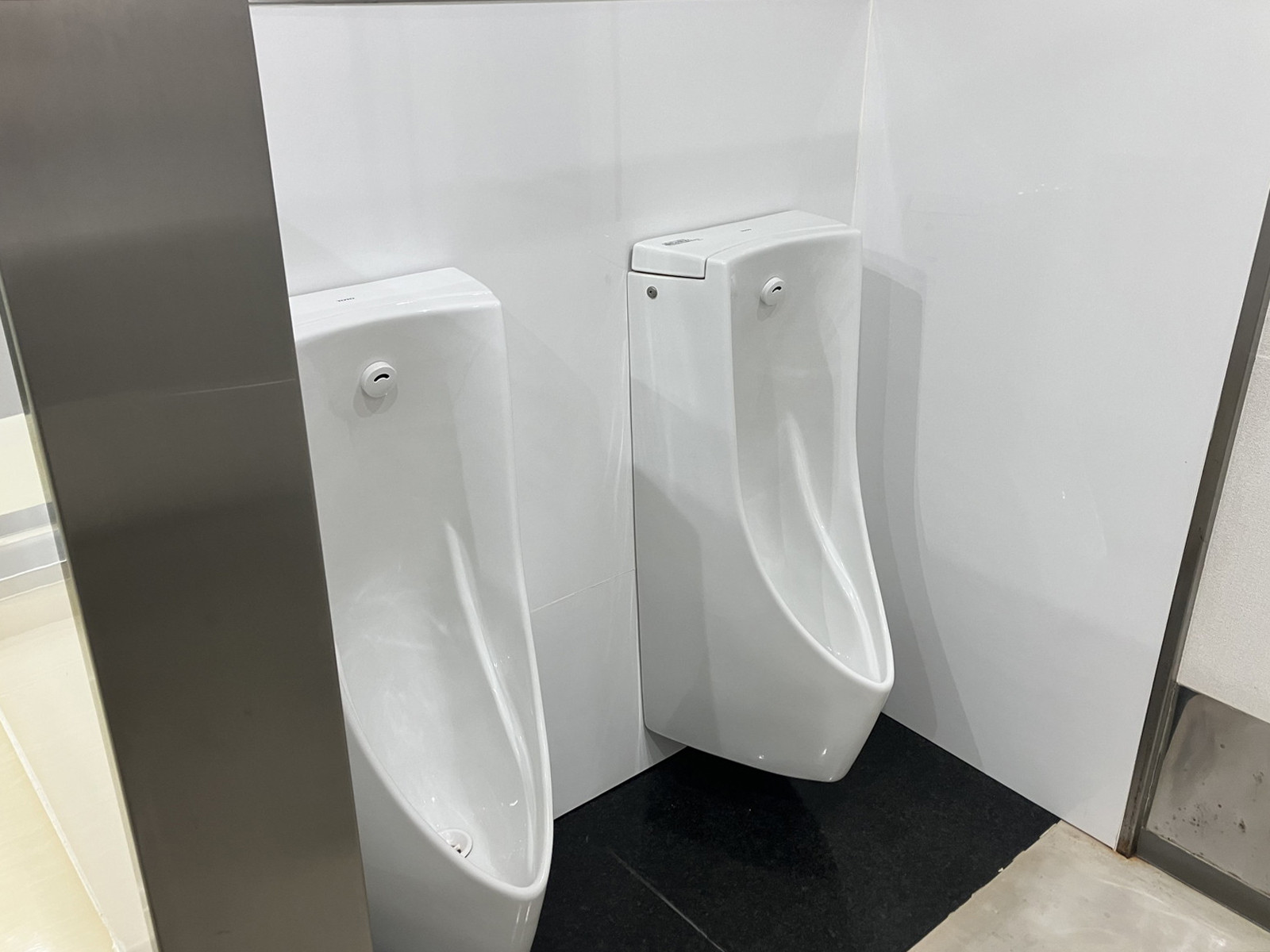 男性用トイレ