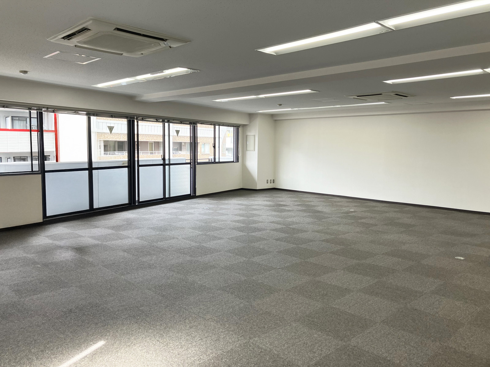 オフィス室内参考画像(701号室・約31坪)