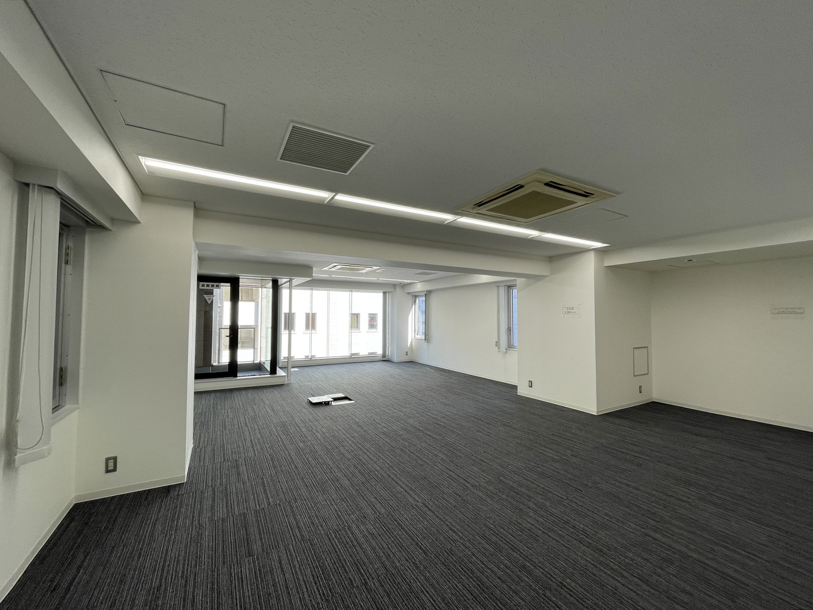 オフィス室内参考画像(7階・約22坪)