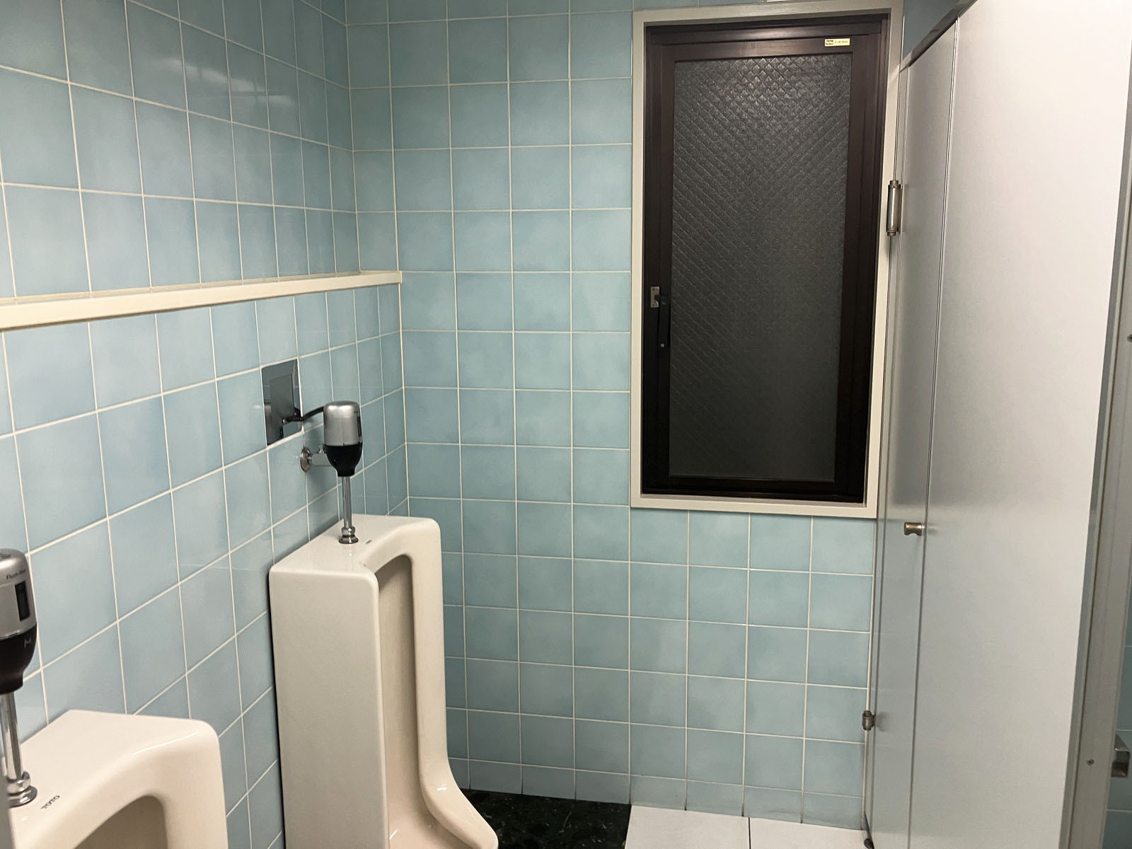 男性用トイレ全体の様子