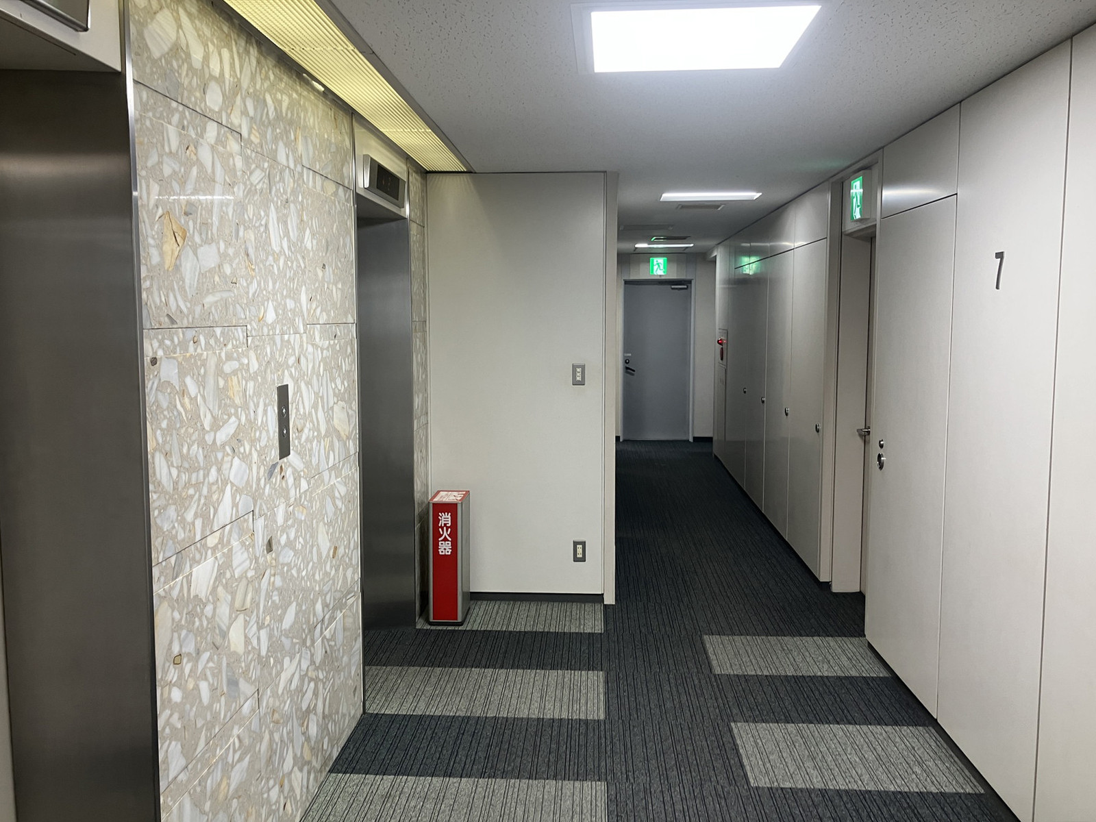 エレベーターホール