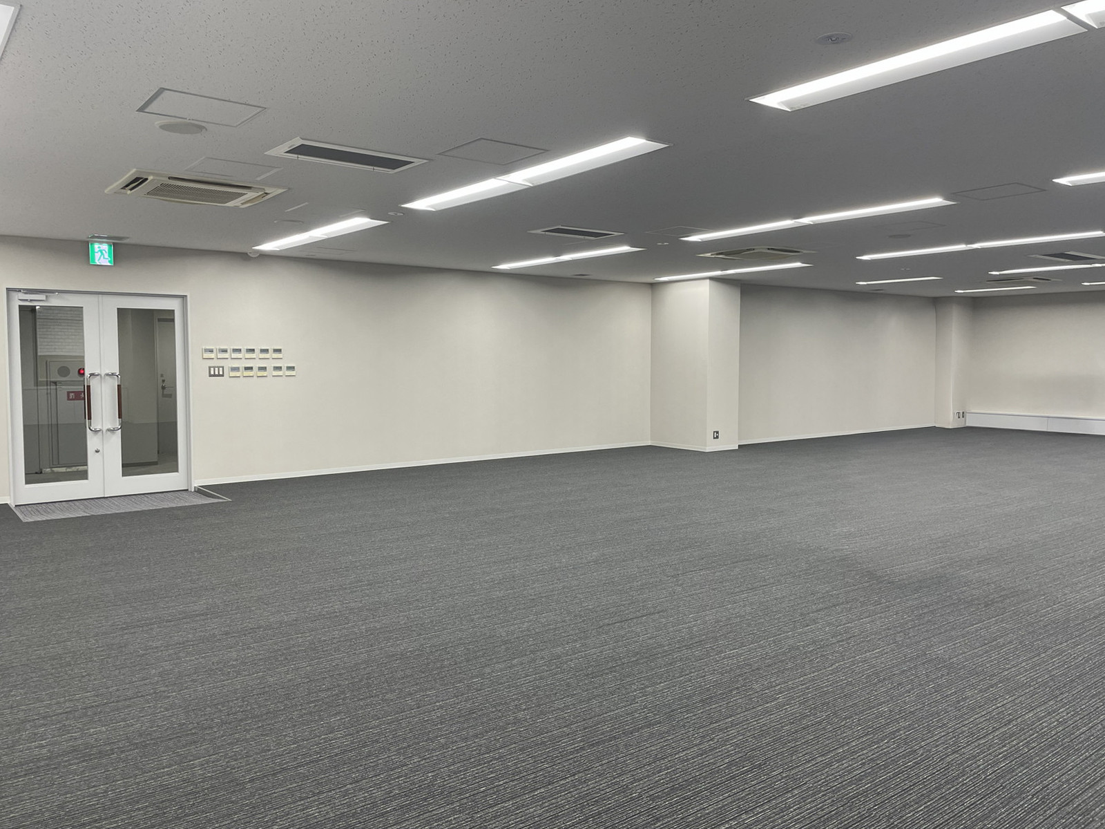 オフィス室内参考画像