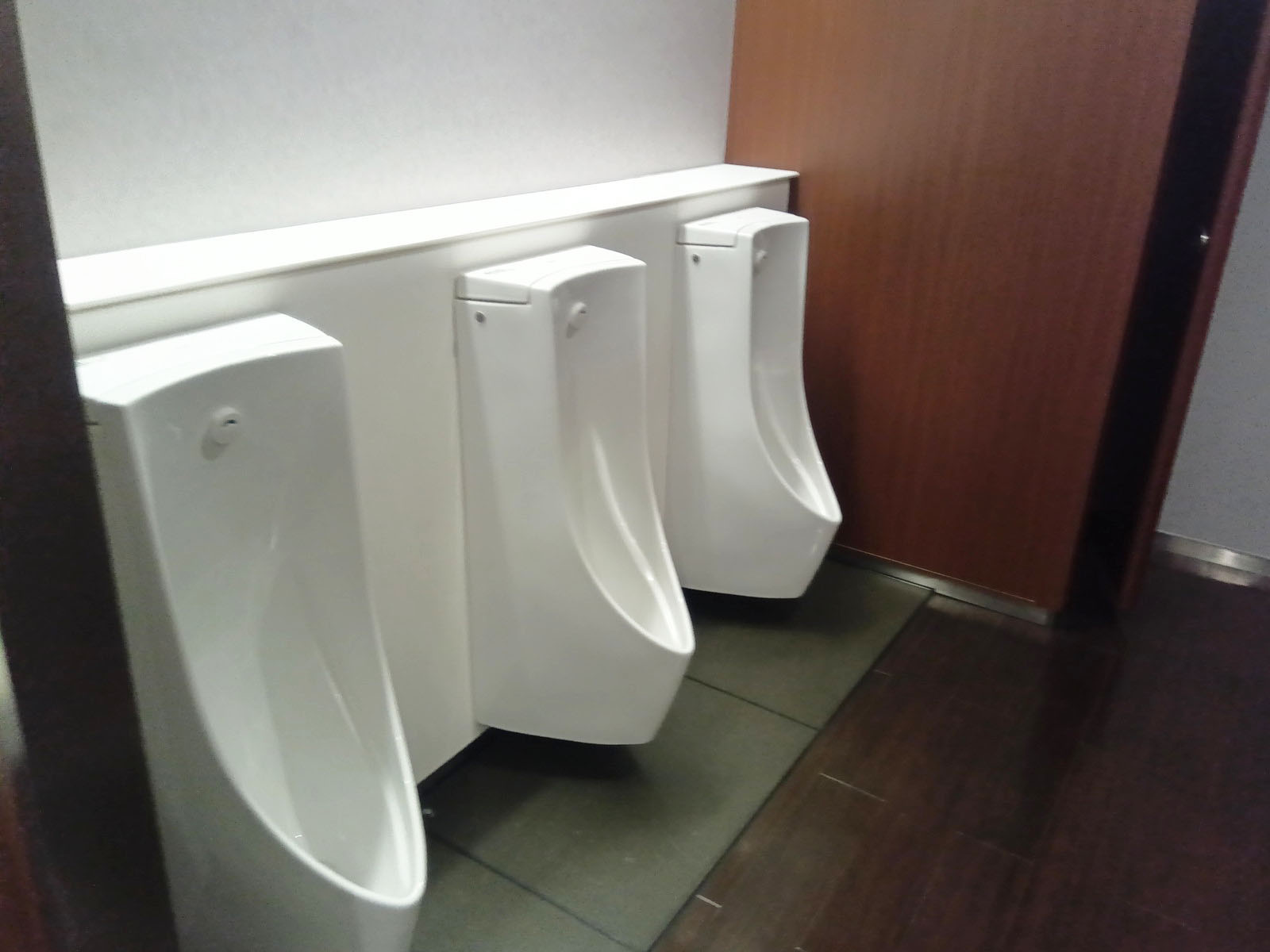男性用トイレ