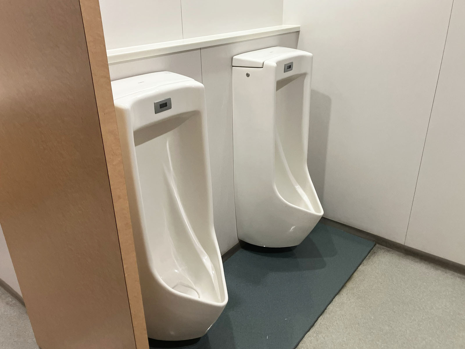 男性用トイレ