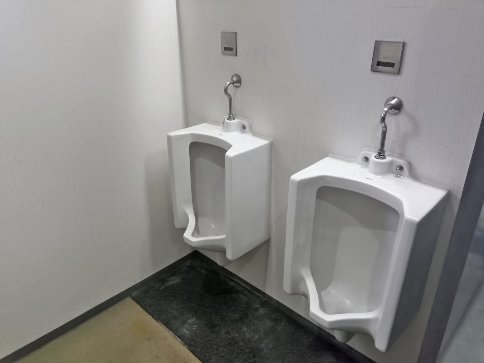 男性用トイレ