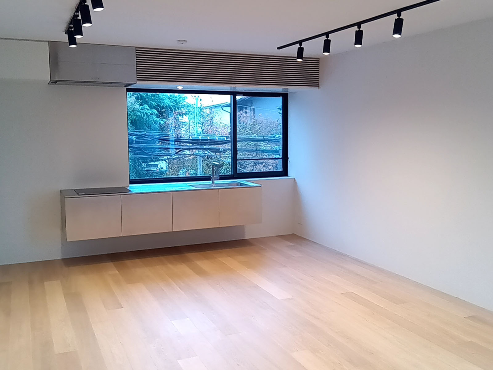 オフィス室内参考画像(003約20坪)
