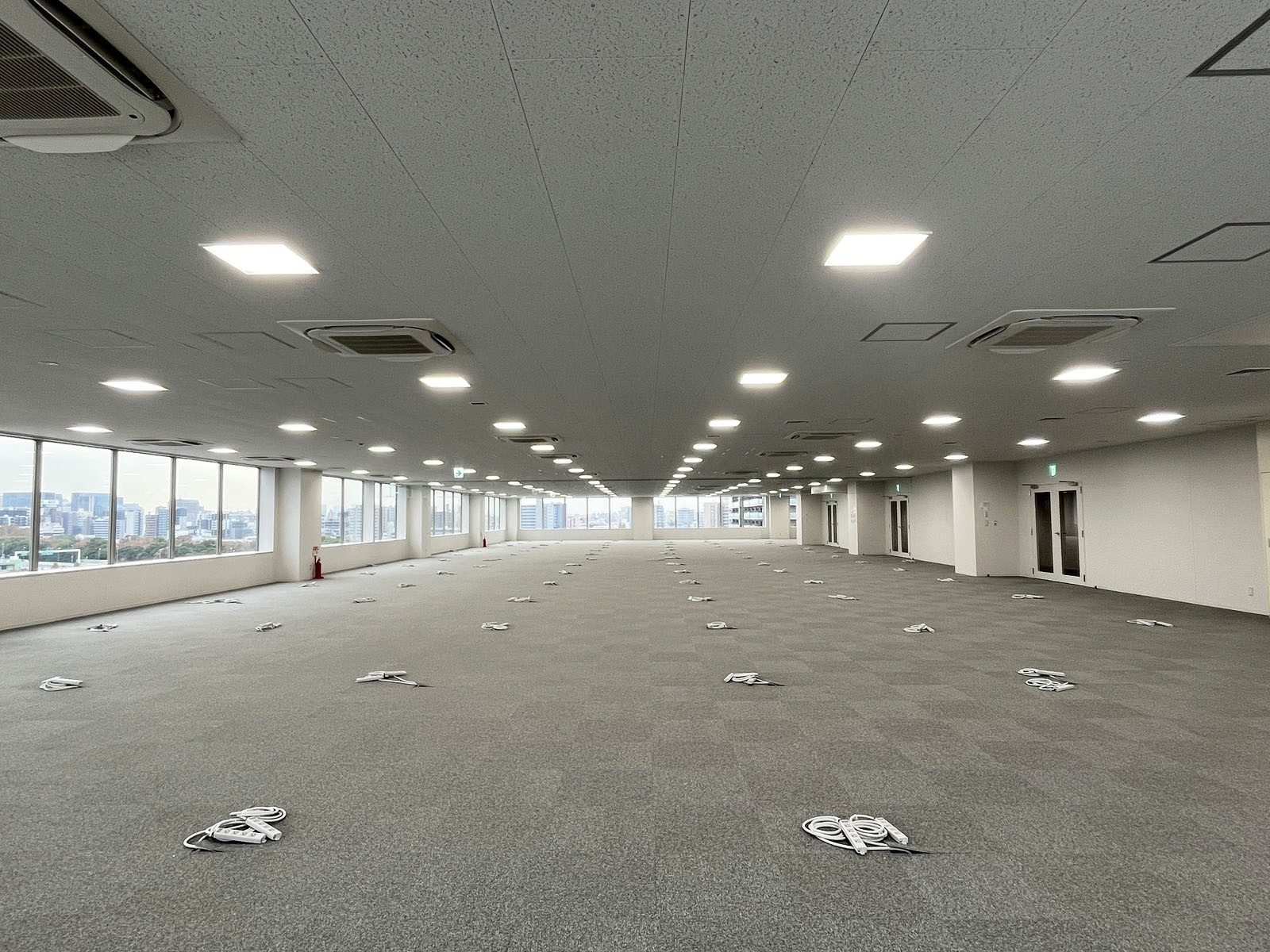 オフィス室内参考画像(7階・約264坪)