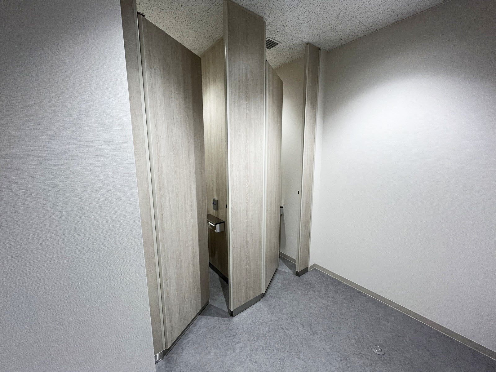 個室トイレ(2室)