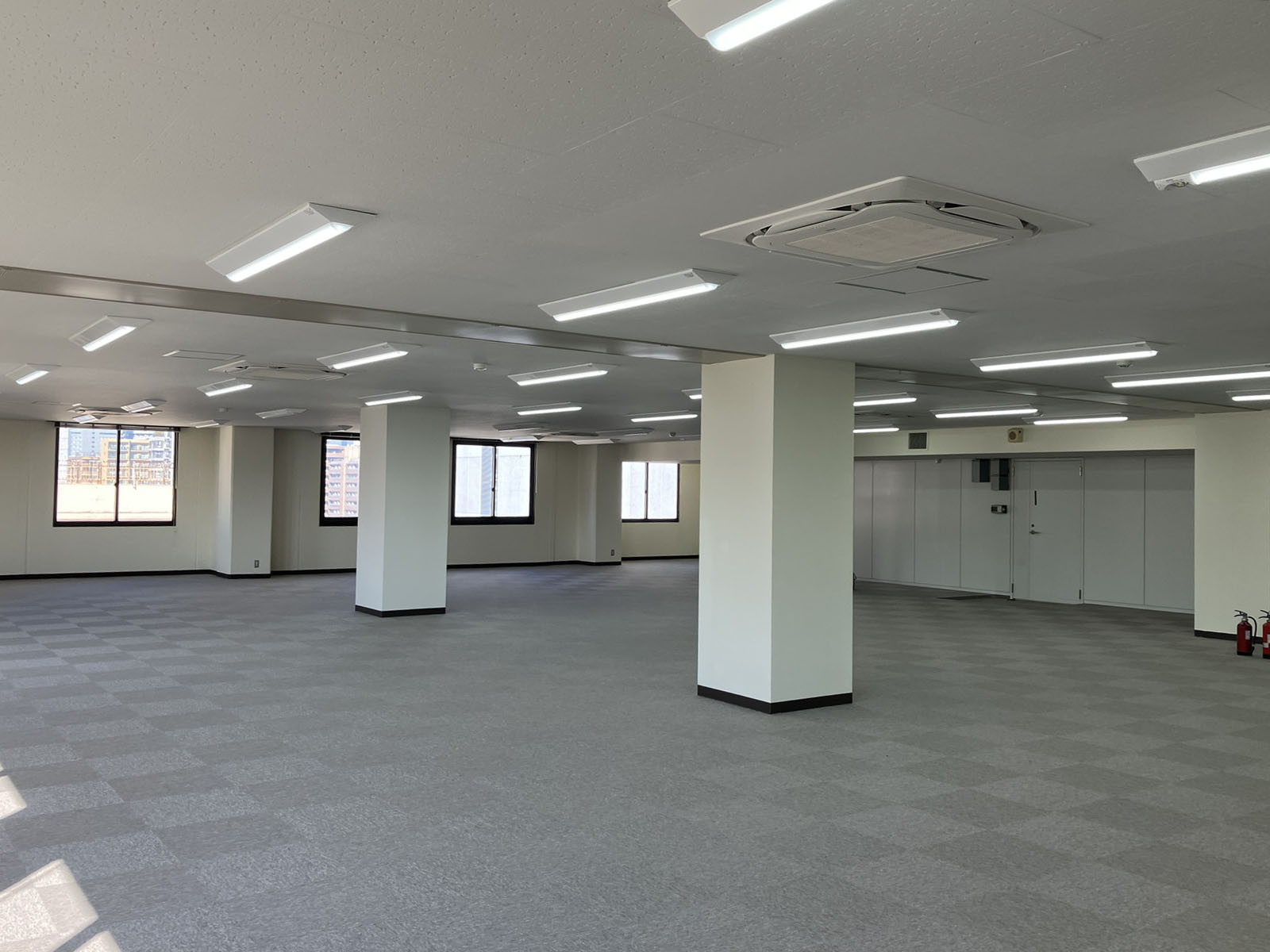 室内には柱有り