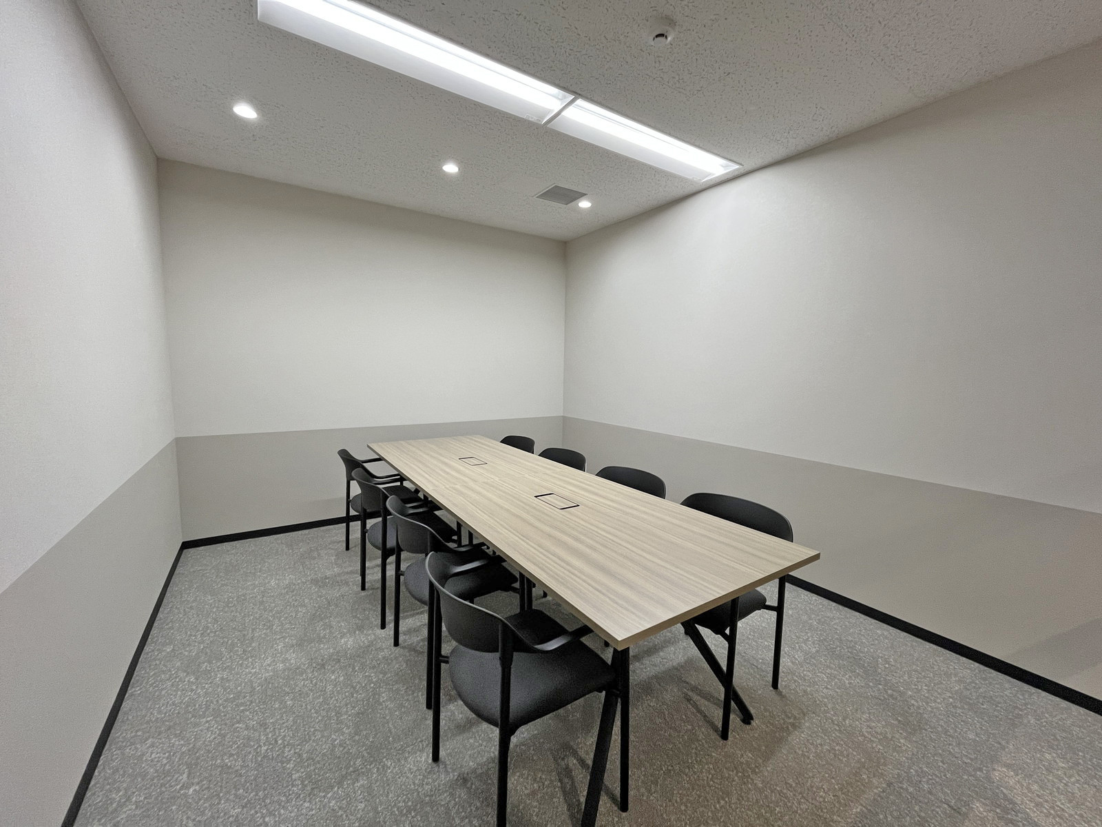 会議室(6名用)