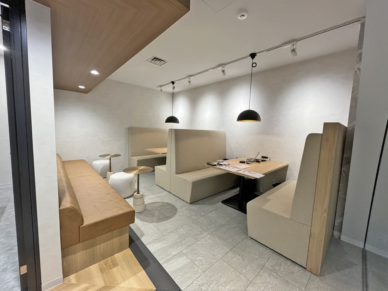 ラウンジ