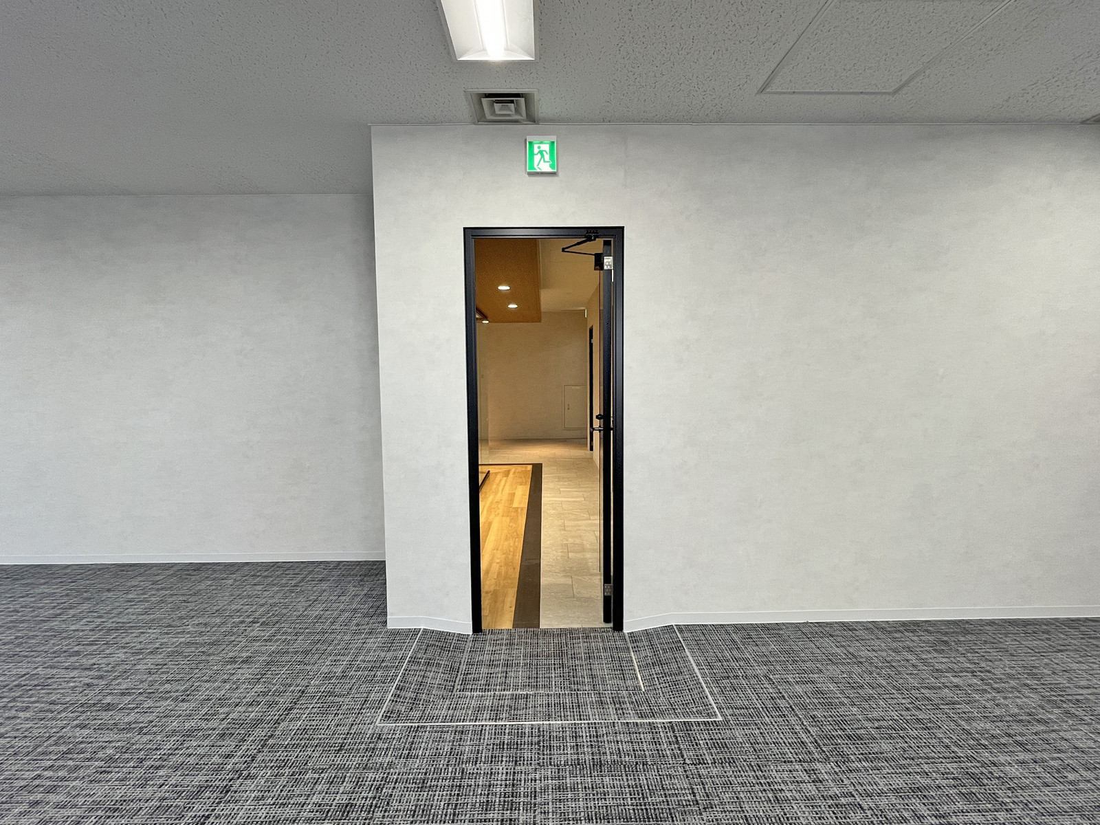 貸室出入口