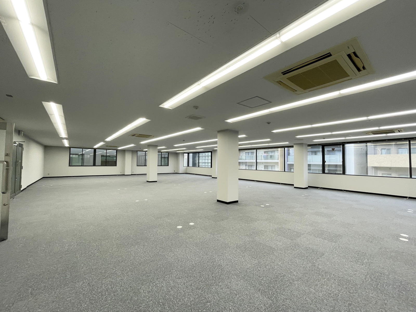 オフィス室内参考画像(6階・約81坪)