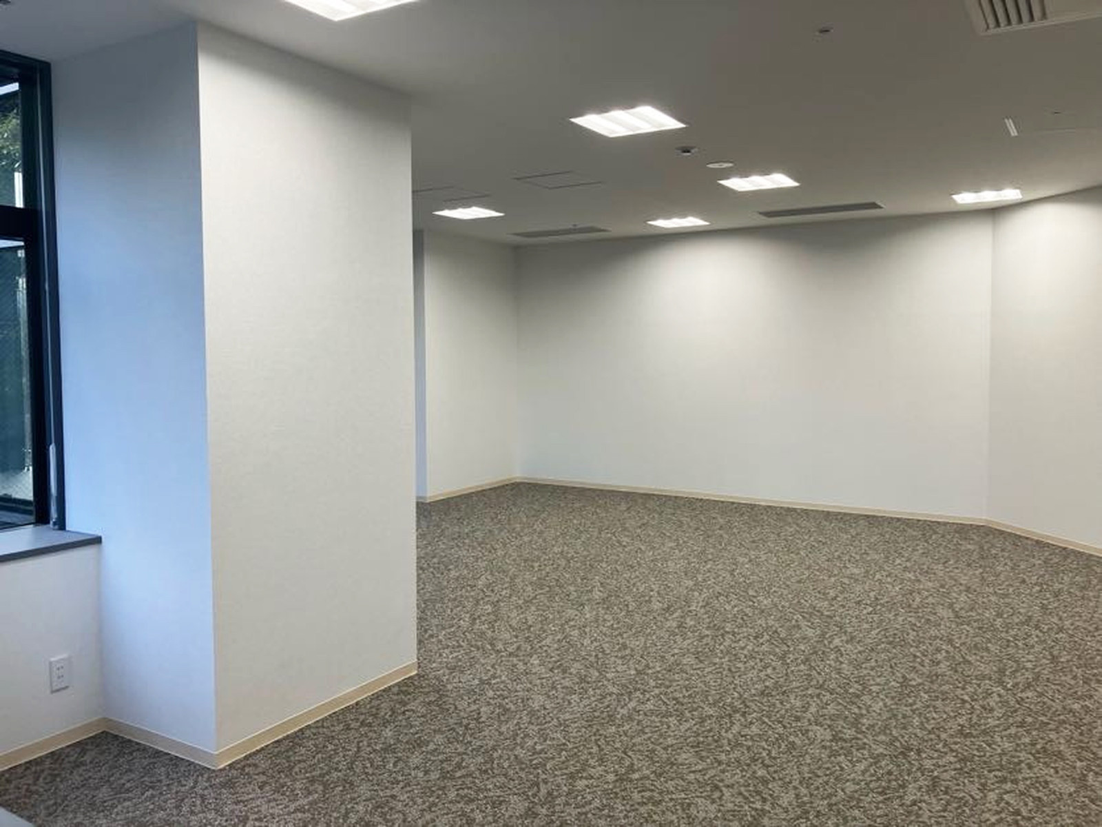 オフィス室内参考画像