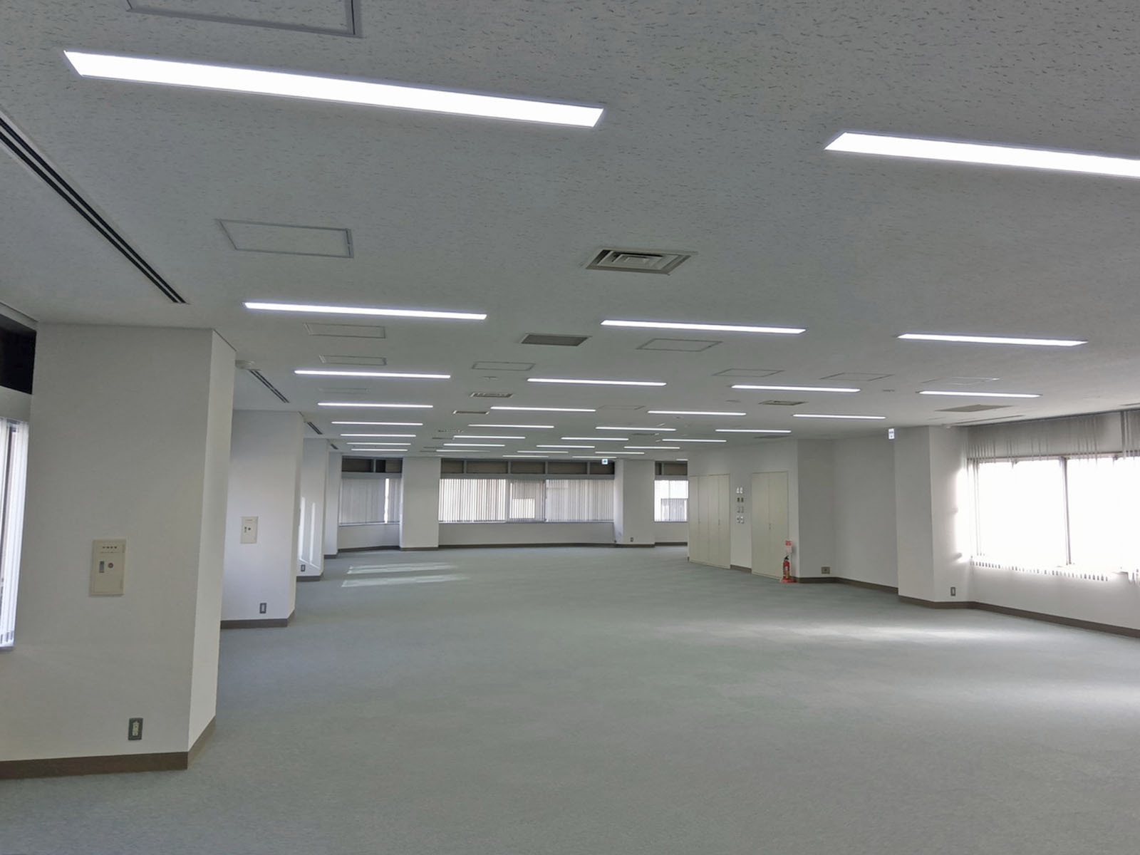 オフィス室内参考画像