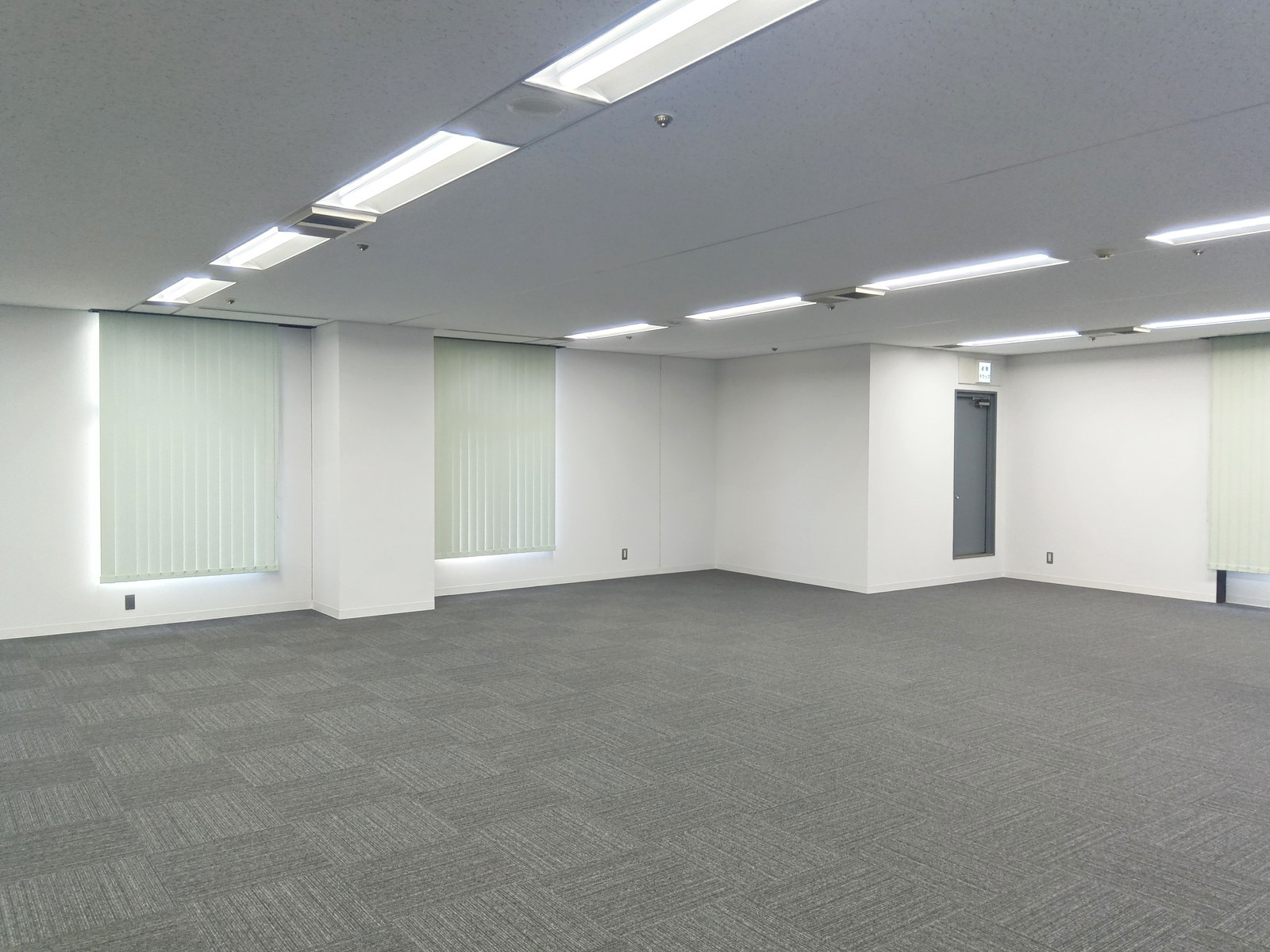 オフィス室内参考画像
