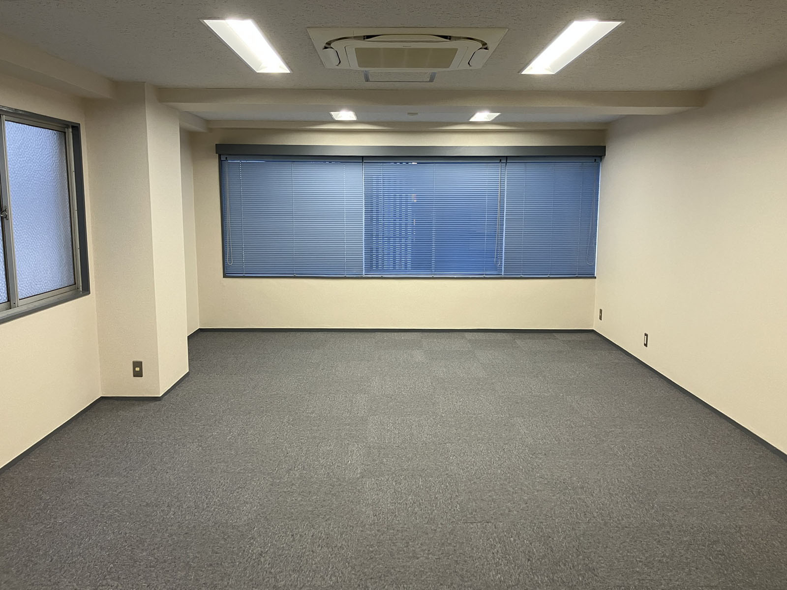 別角度の様子