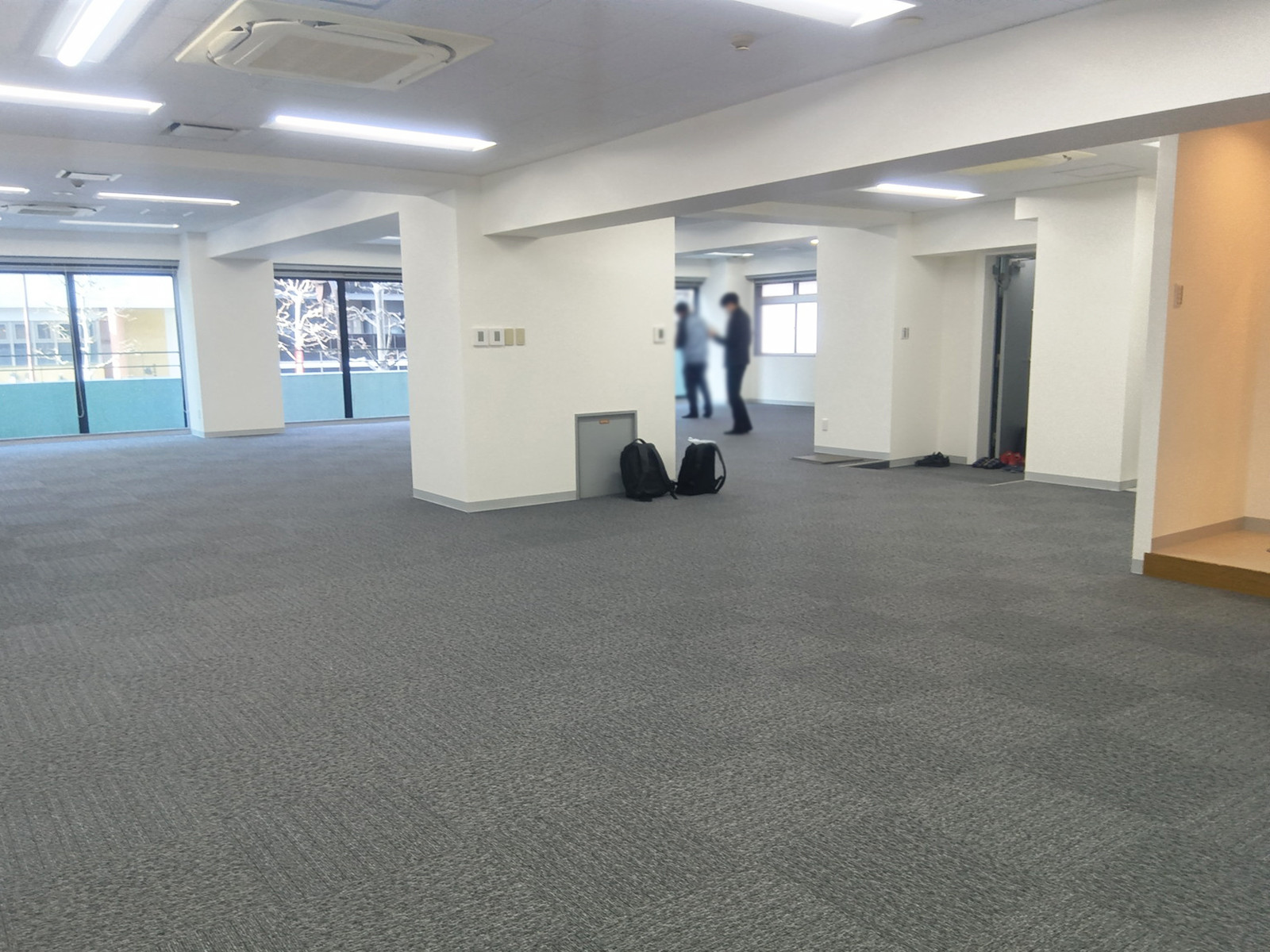 別角度の様子