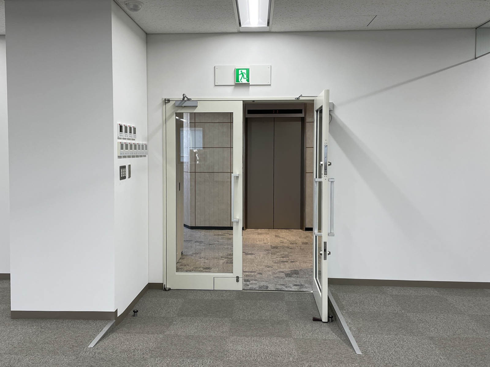 貸室出入口