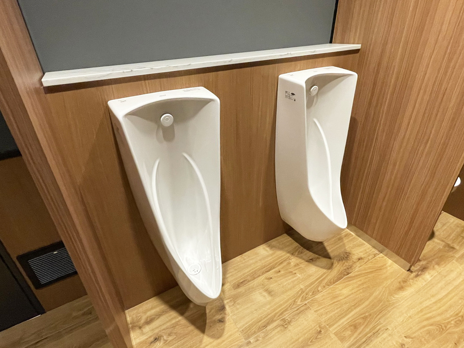男性用トイレ