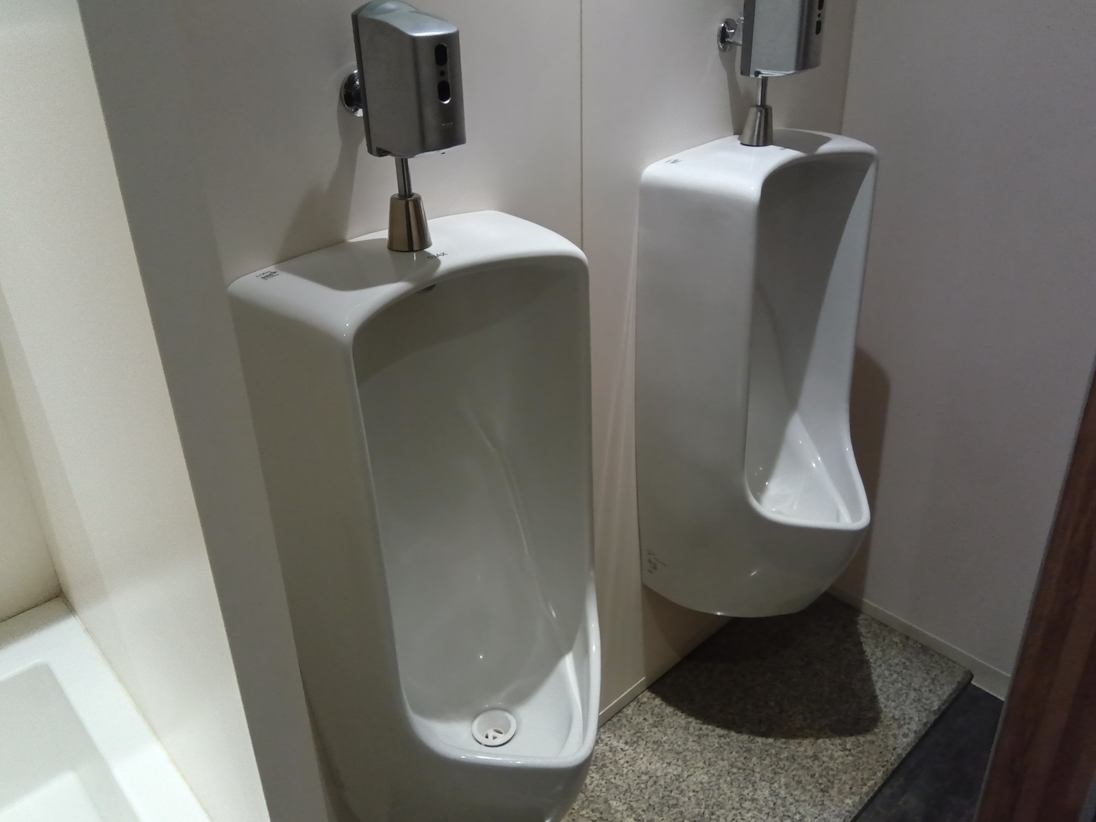 男性用トイレ