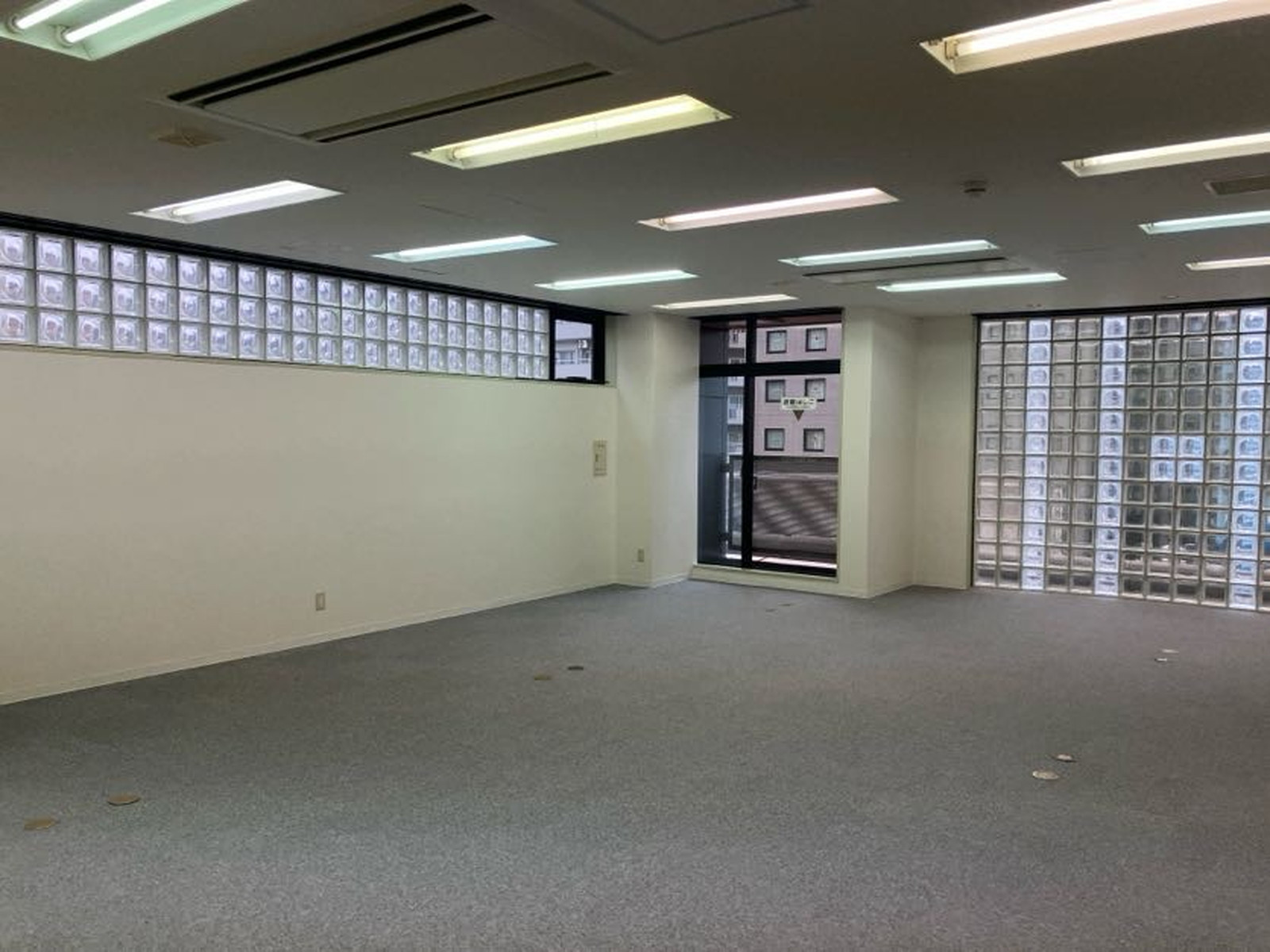 オフィス室内参考画像