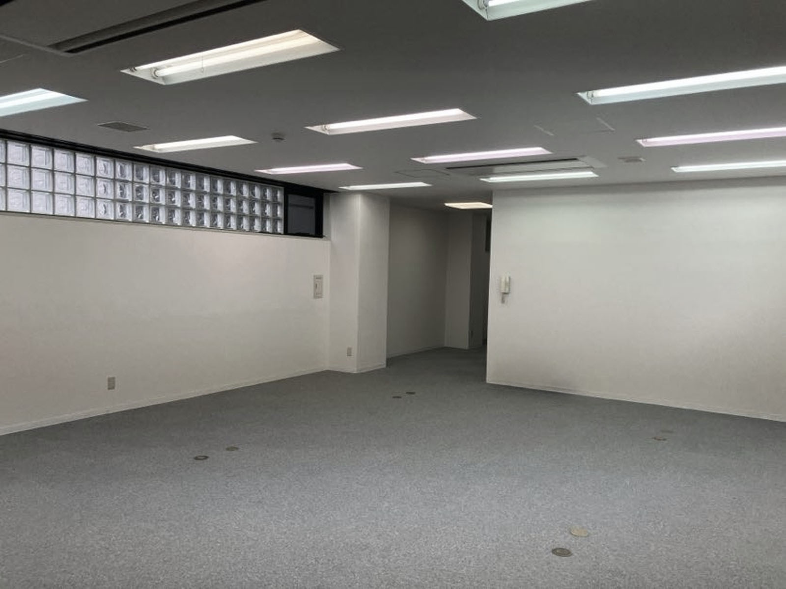別角度の様子