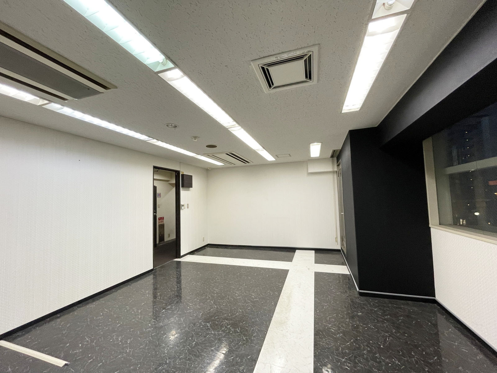 オフィス室内参考画像(3階・約13坪)