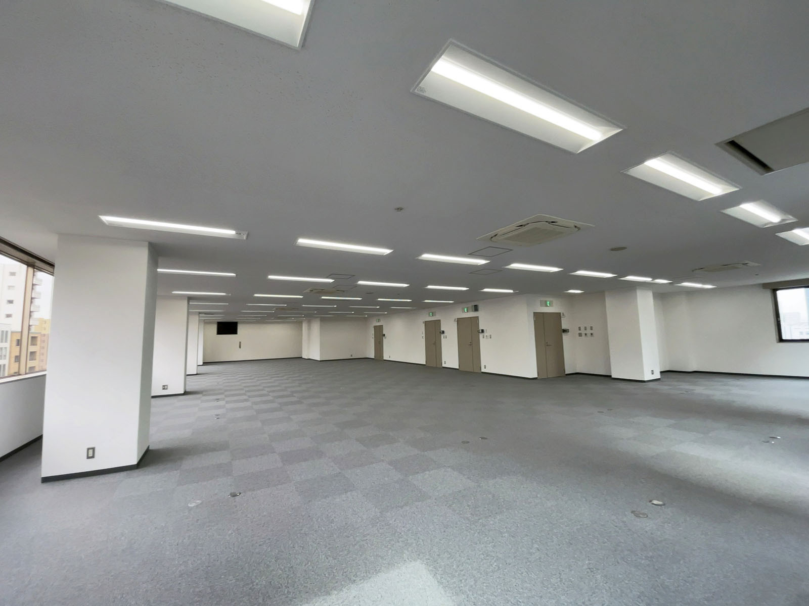 オフィス室内参考画像(8階・約89坪)