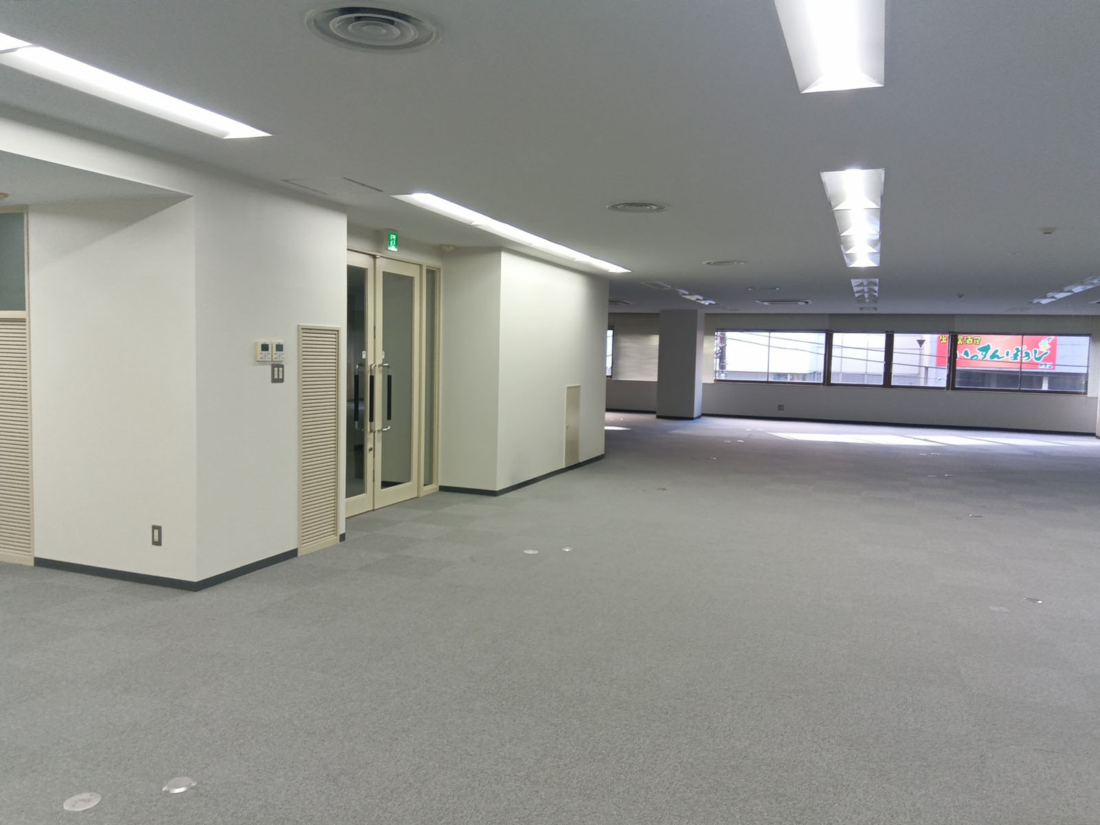 オフィス室内参考画像