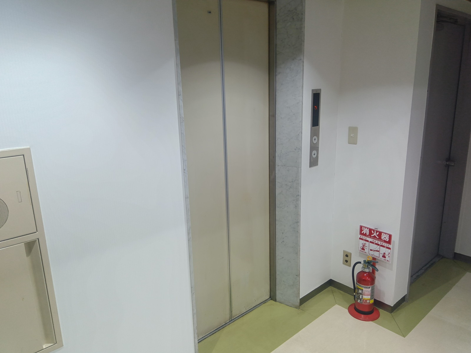 エレベーター
