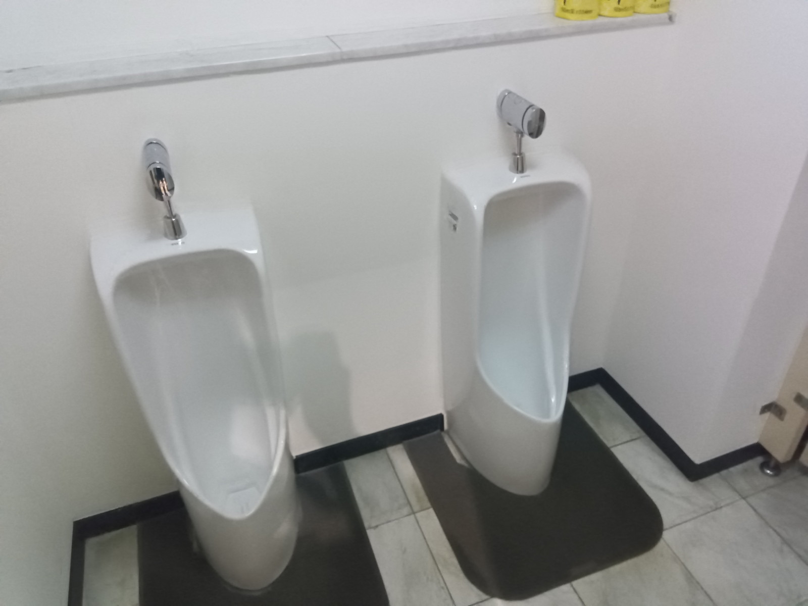 男性用トイレ