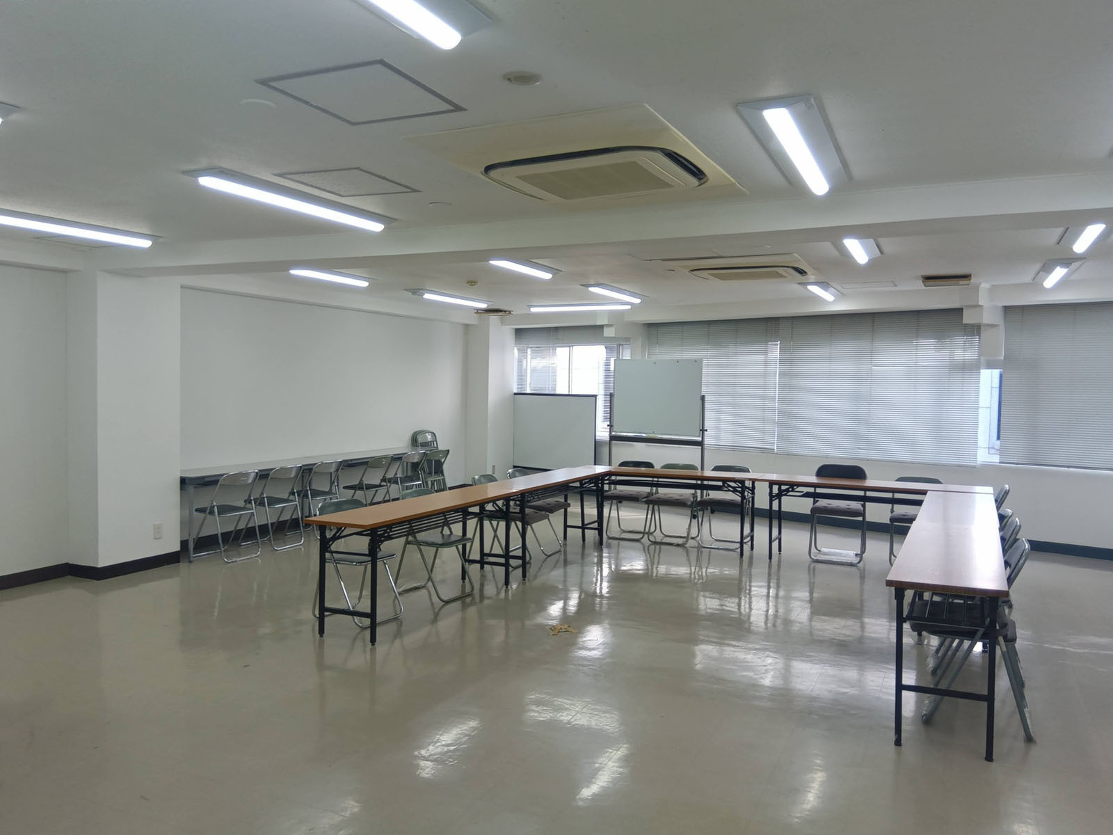 オフィス室内参考画像