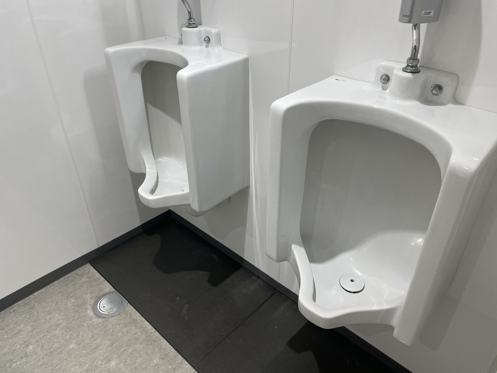 男性用トイレ