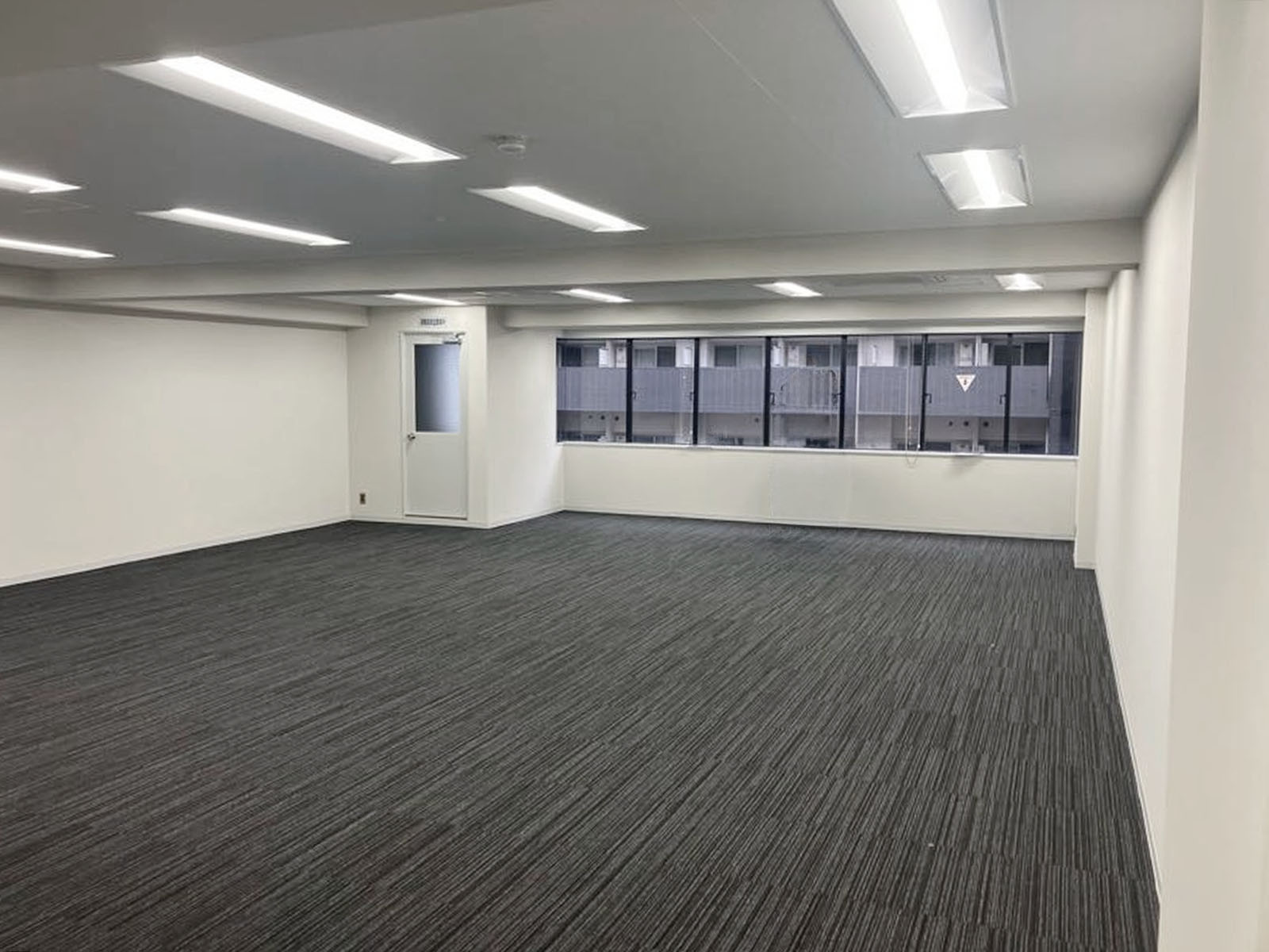オフィス室内参考画像