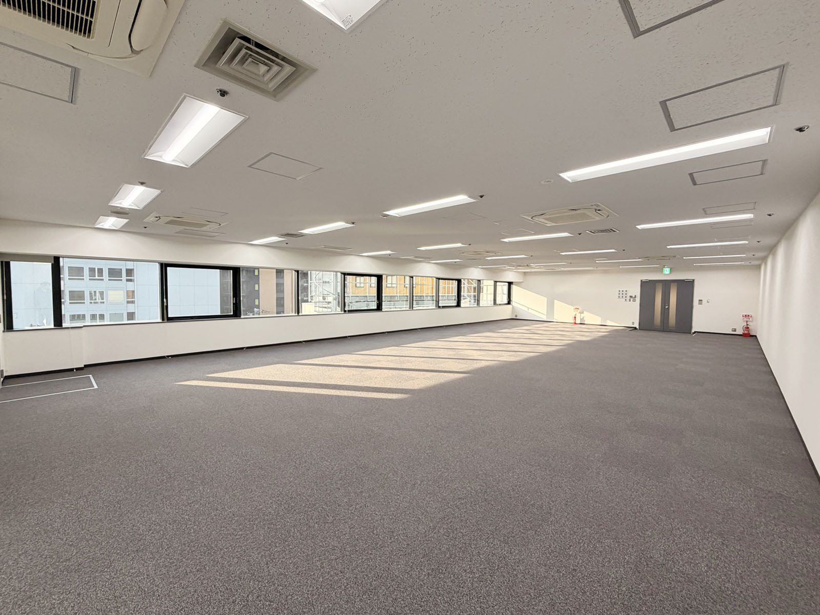 別角度の様子