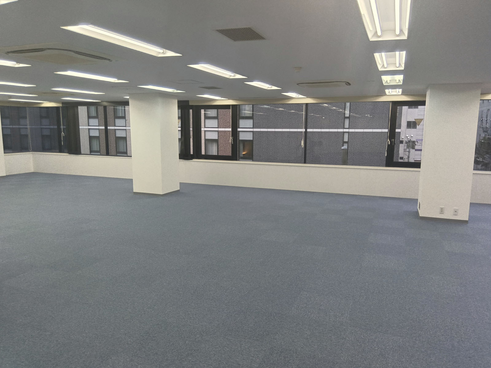 窓側の様子