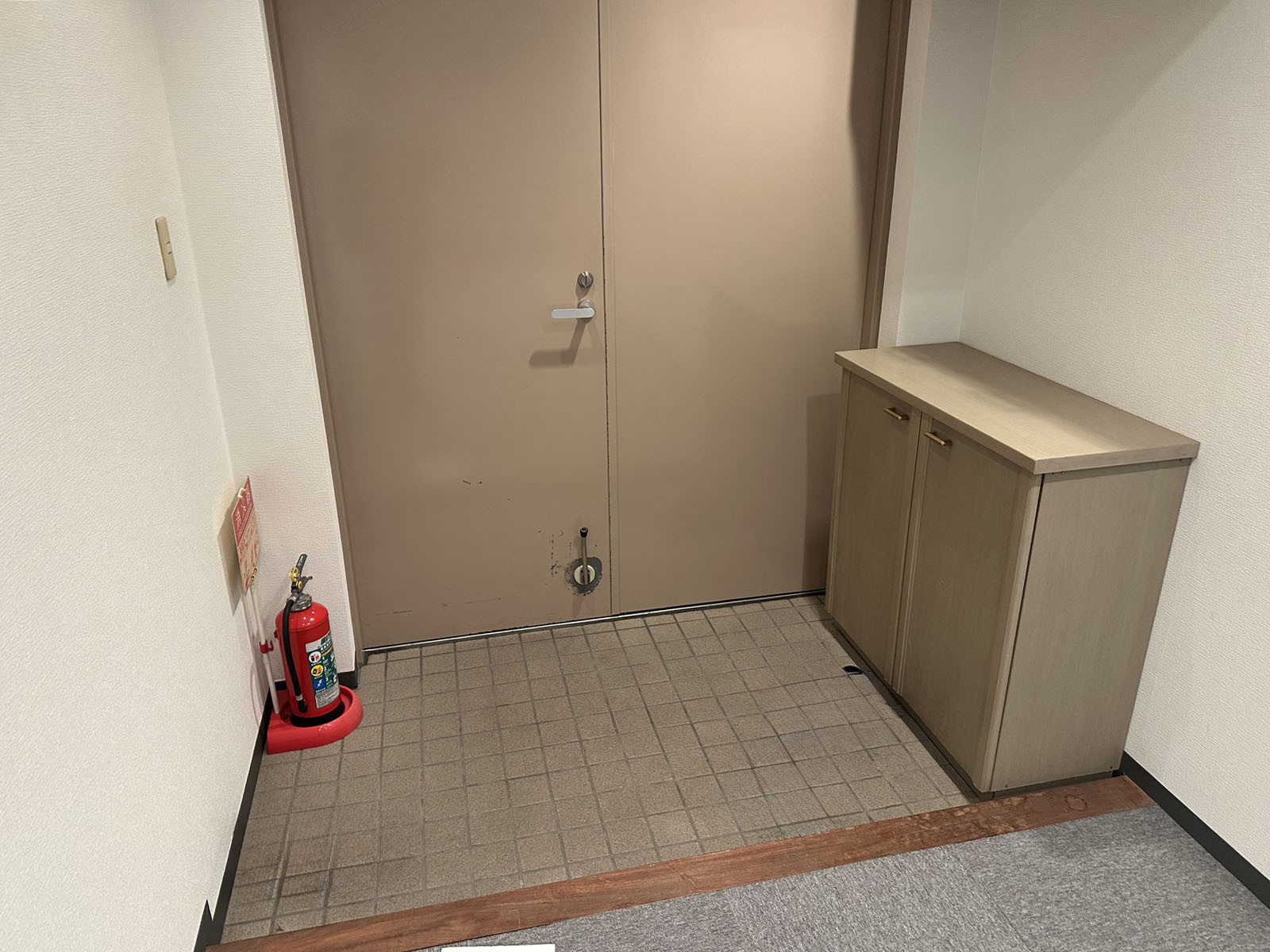 貸室出入口
