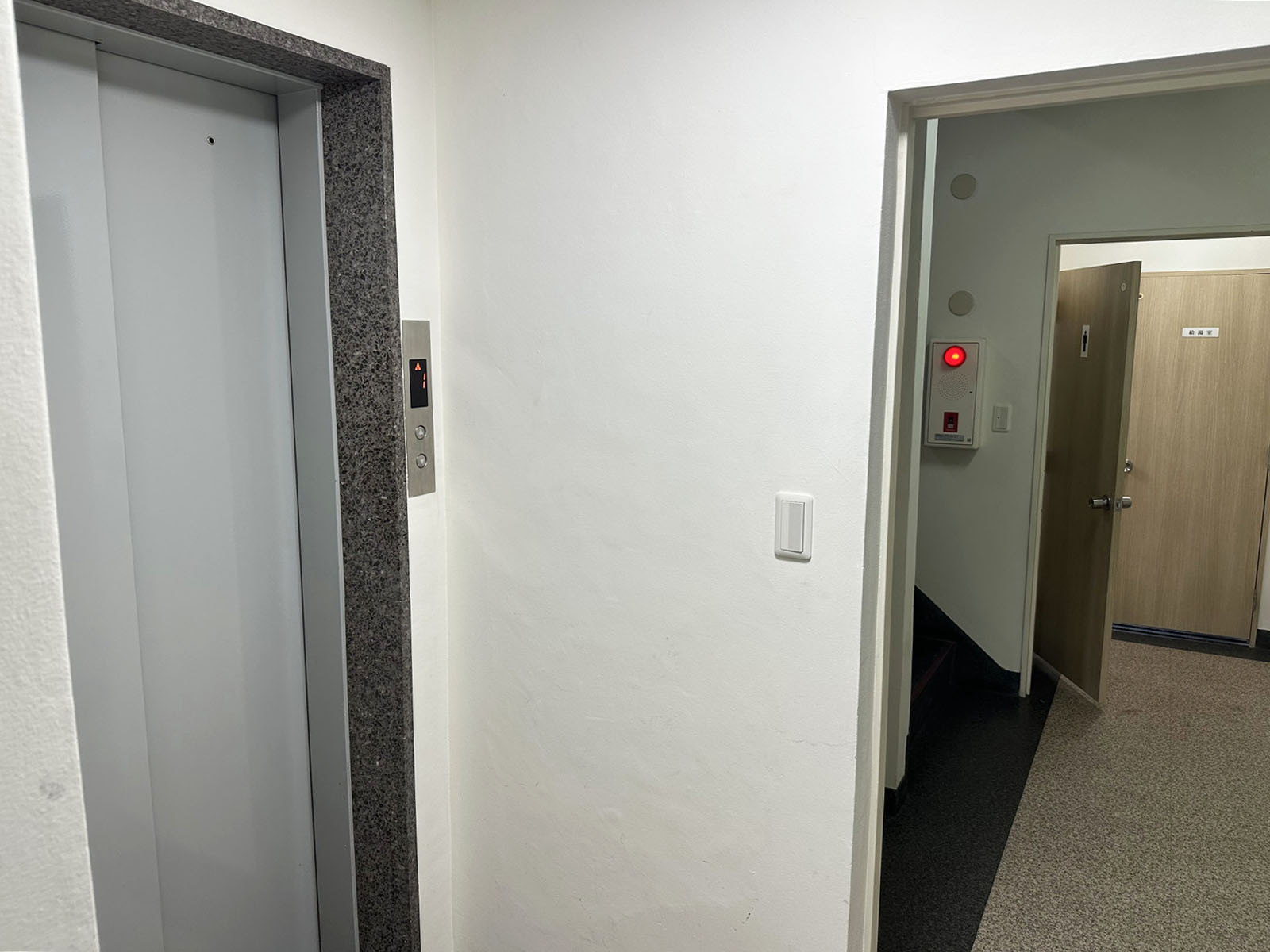 エレベーターホール
