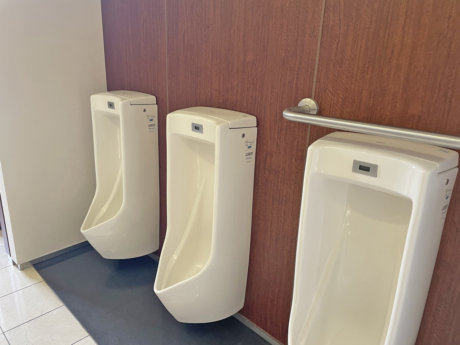 男性用トイレ
