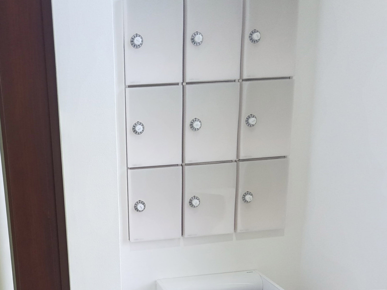 女性トイレ専用収納棚