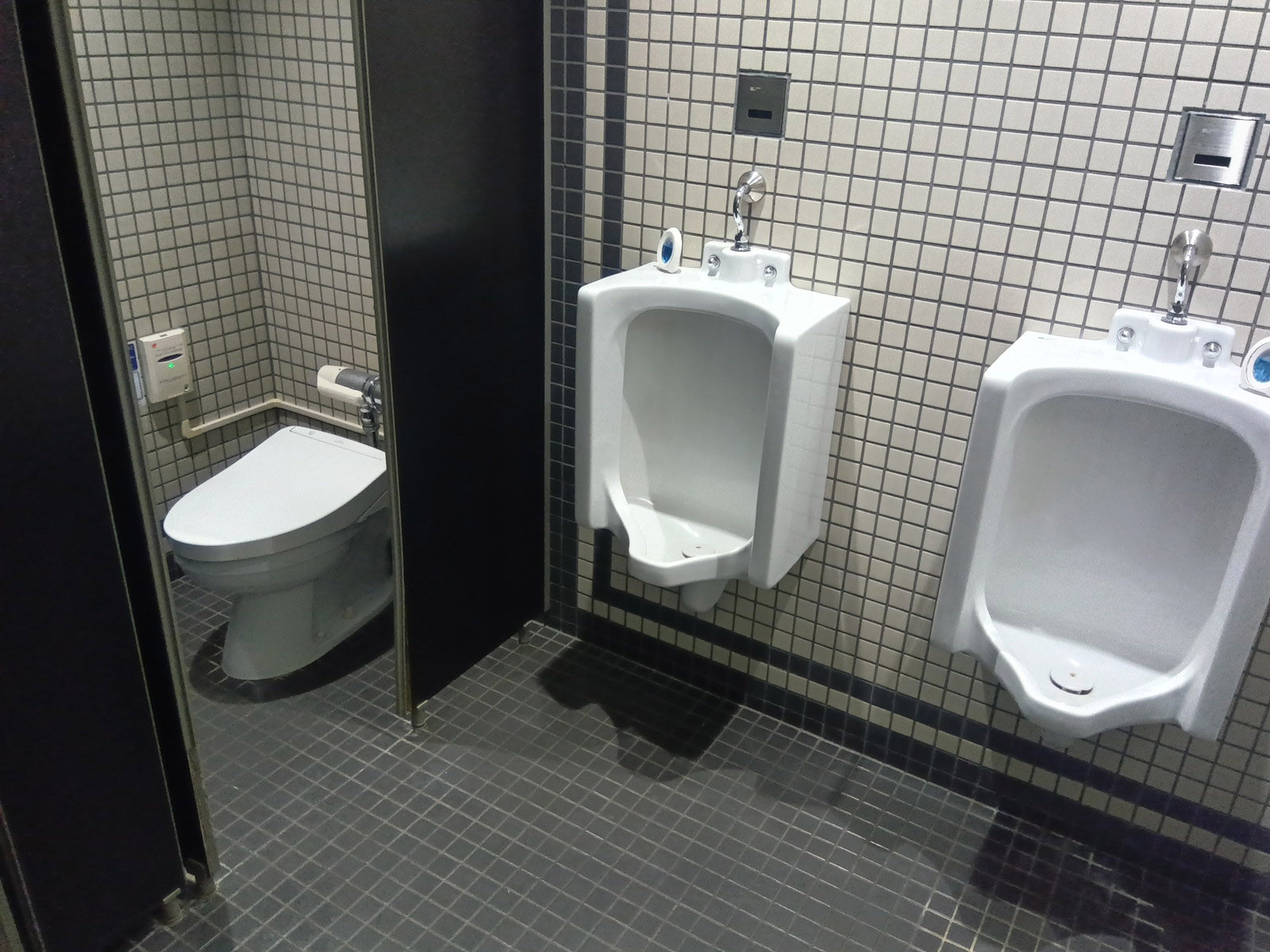 男性用トイレ