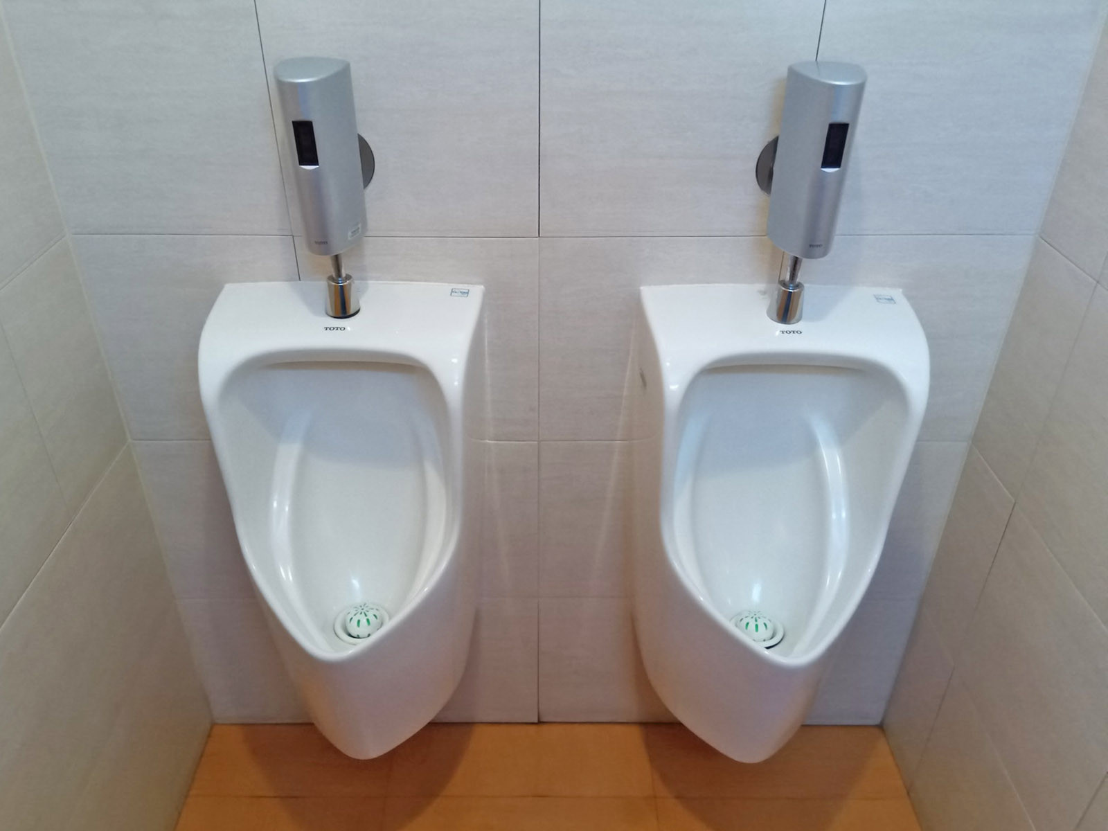 男性用トイレ