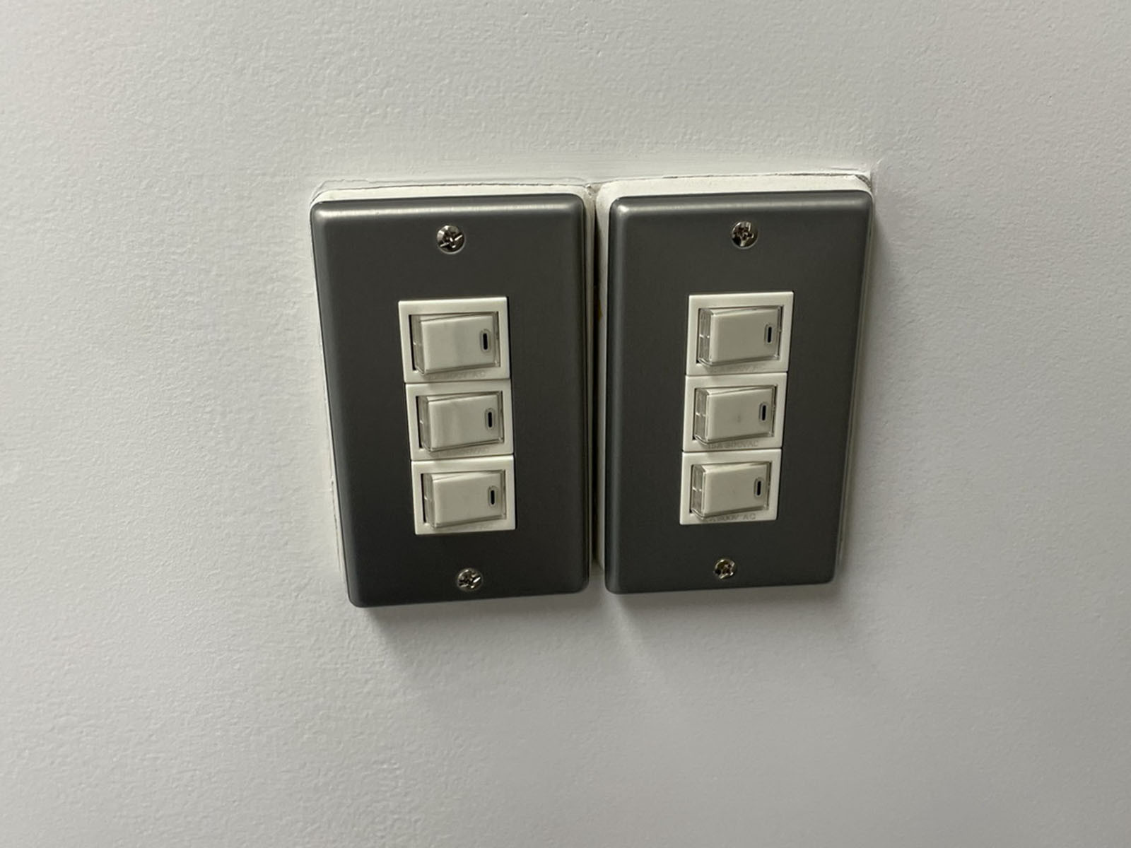 スイッチ類