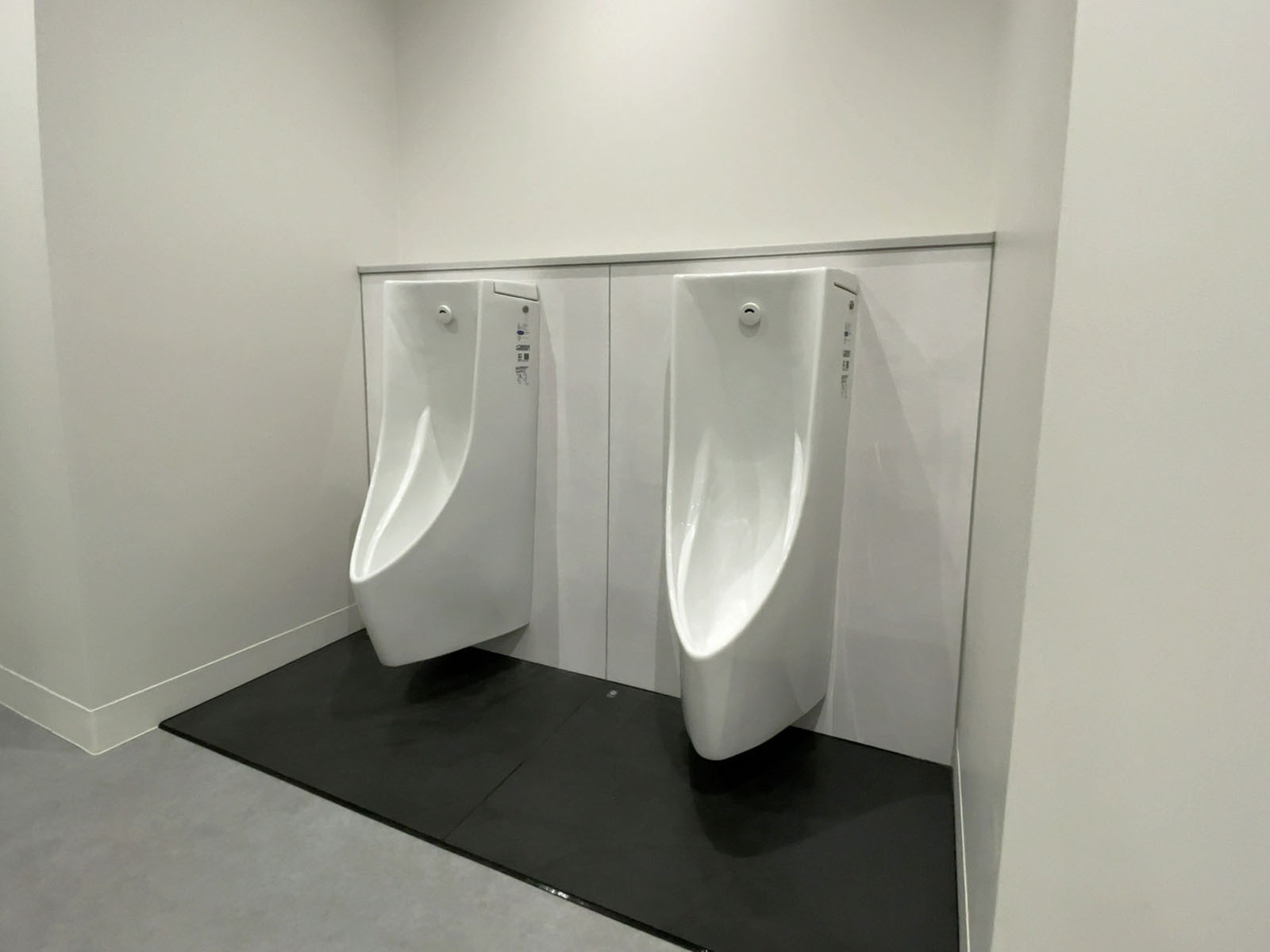 男性用トイレ