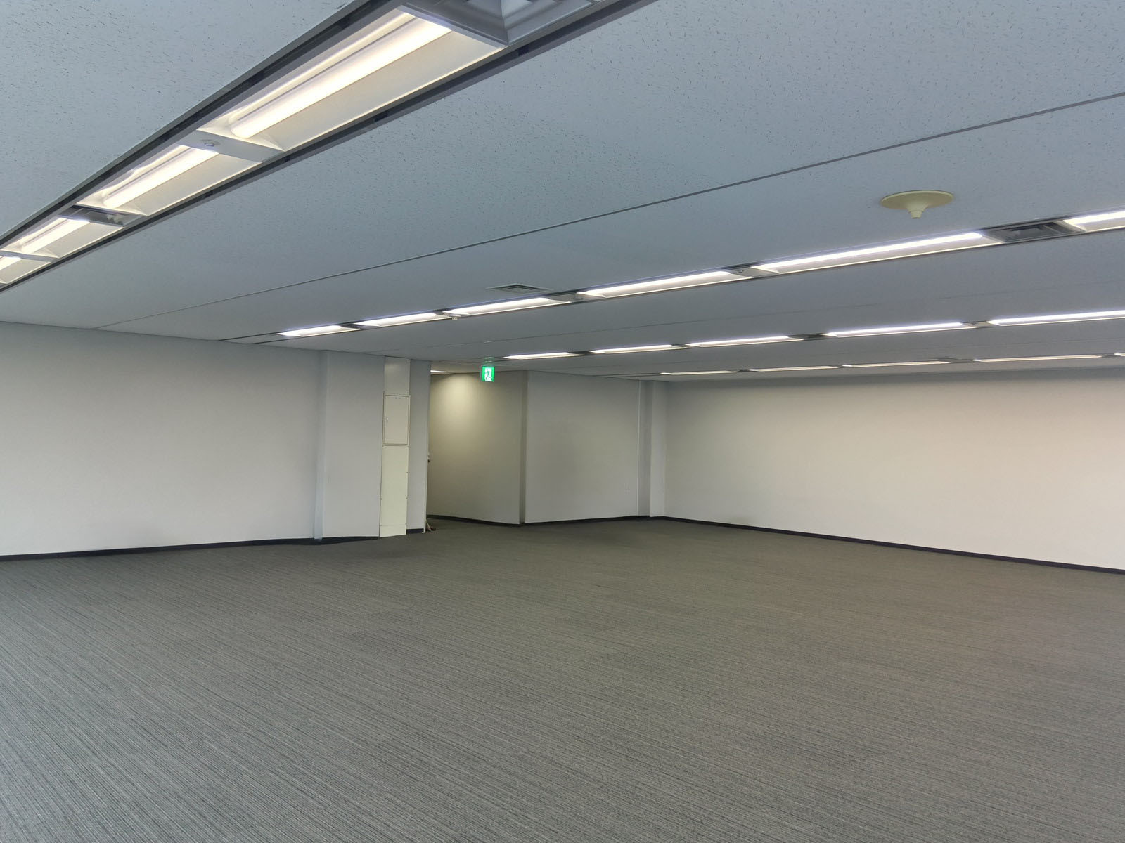 出入り口側の様子