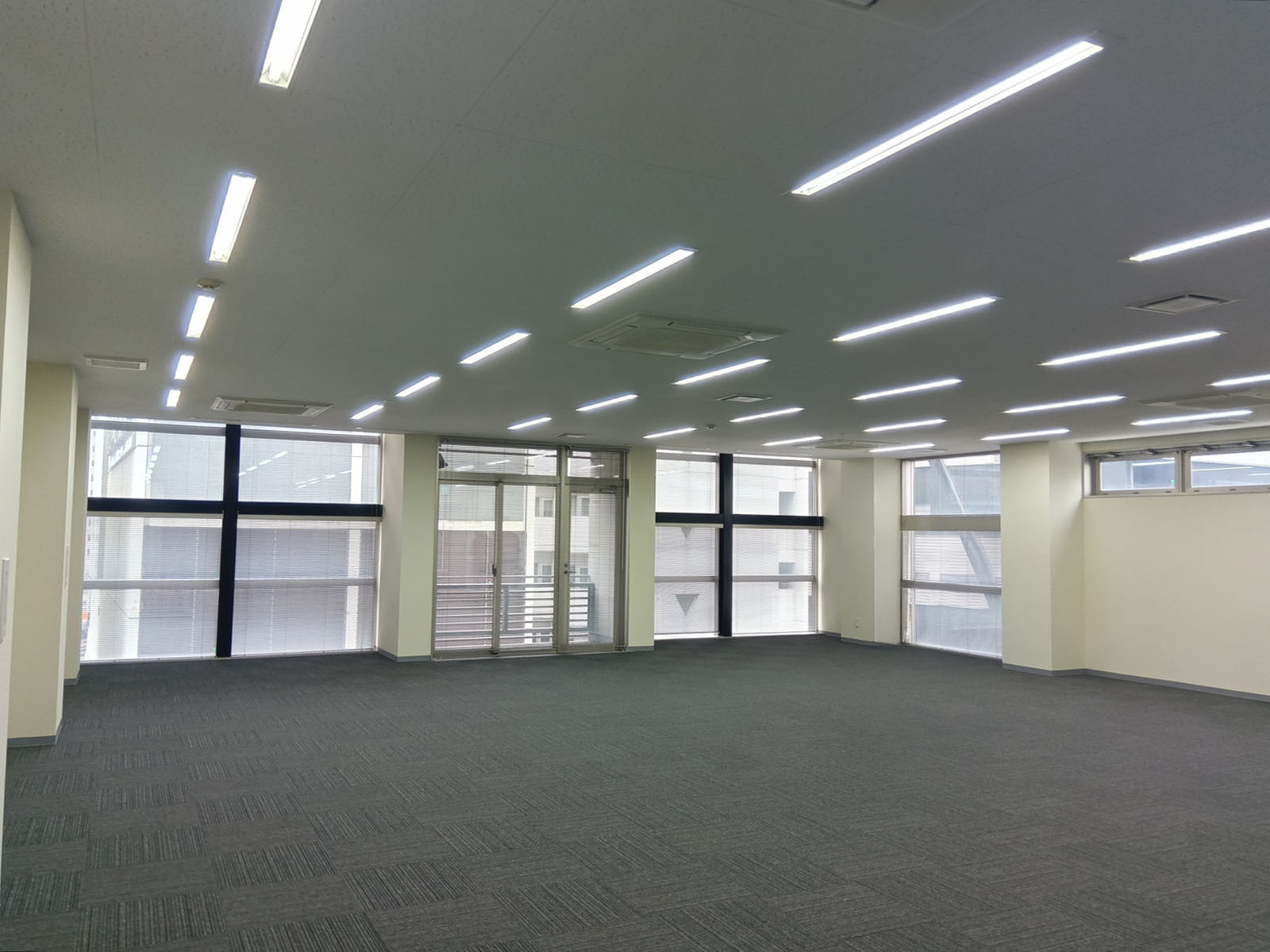 オフィス室内参考画像