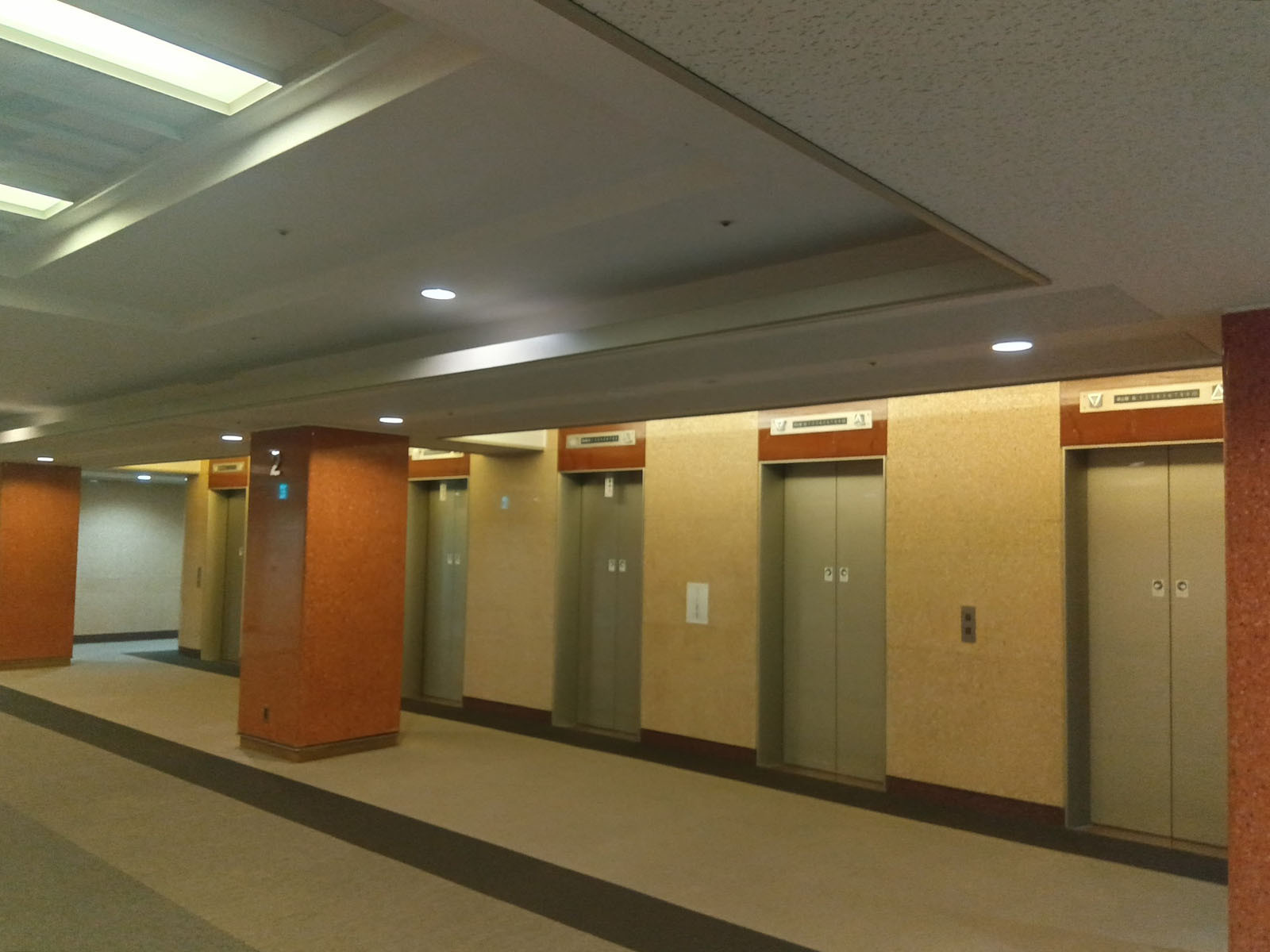 エレベーターホール