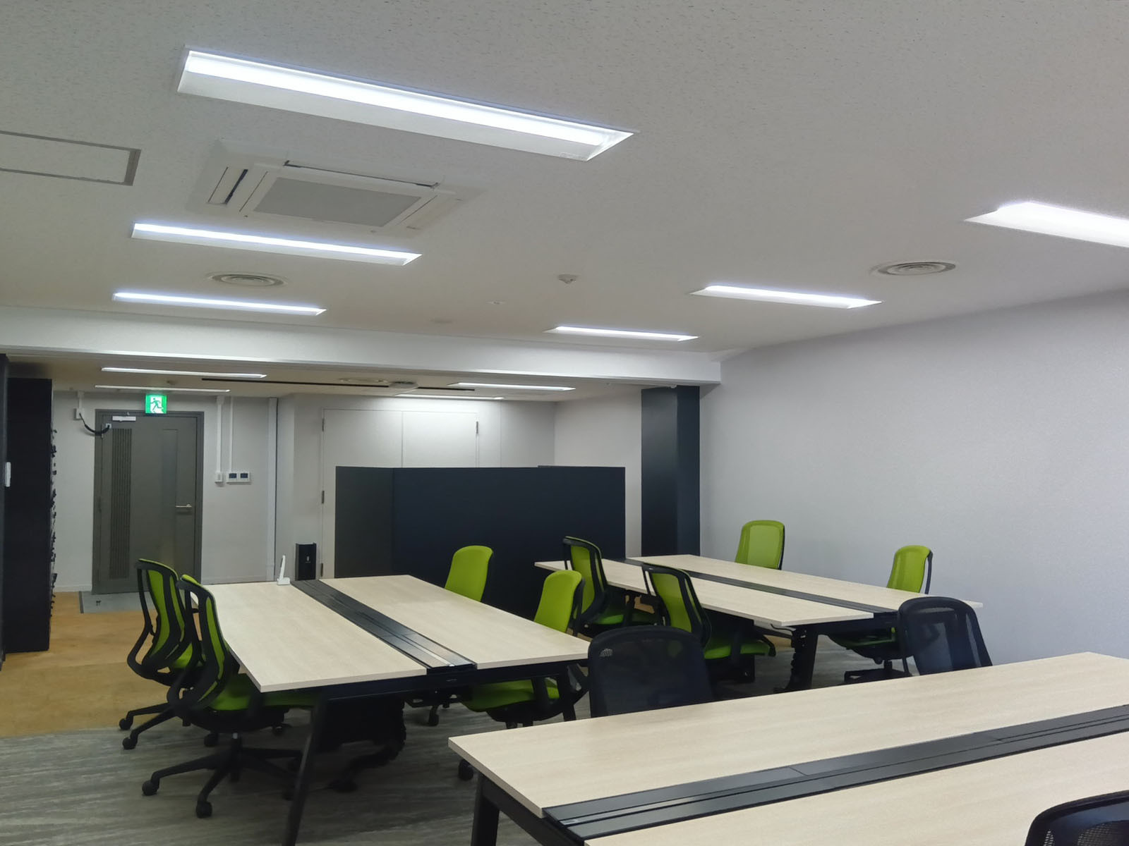 オフィス室内参考画像