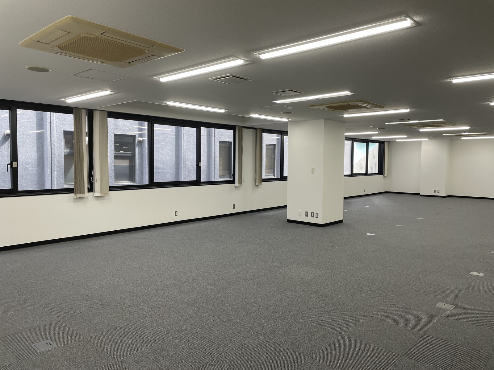 オフィス室内参考画像
